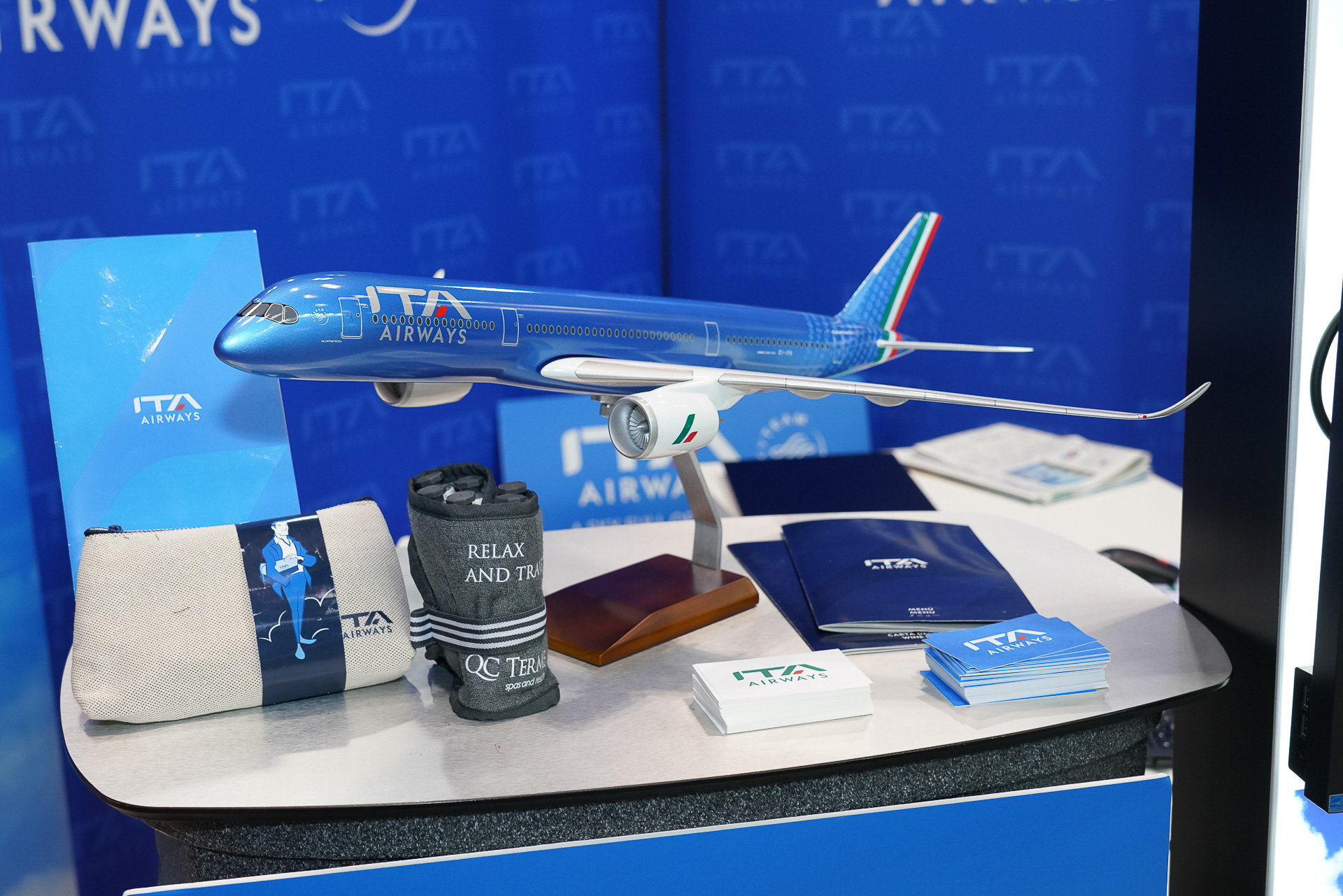 ITAエアウェイズのコーナーには機体の模型を展示。印象的なデザインだ