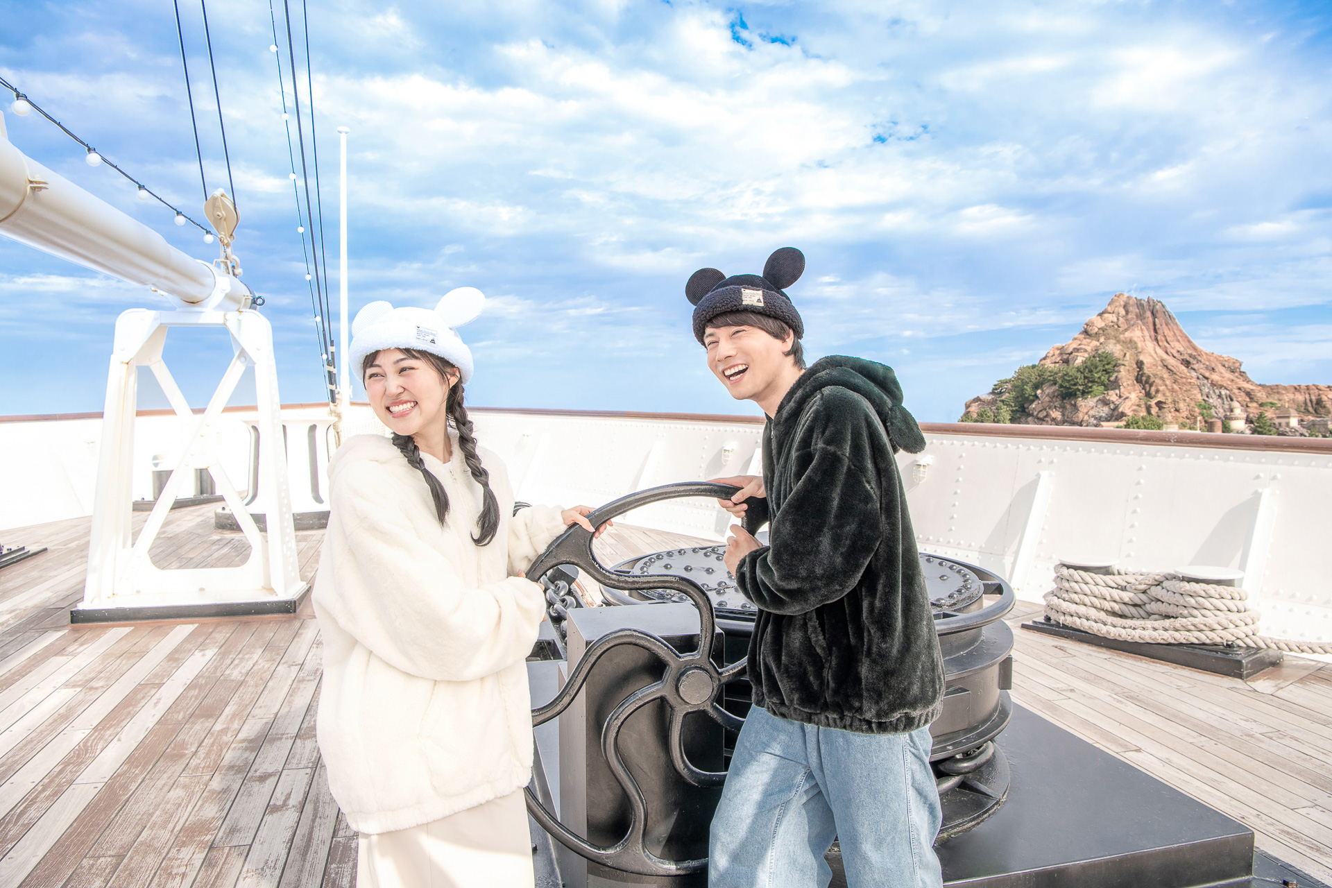 色違いのお揃いでまとめるのもアリだ