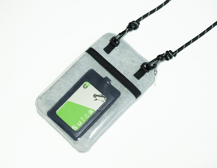 裏面にはクリアポケットが