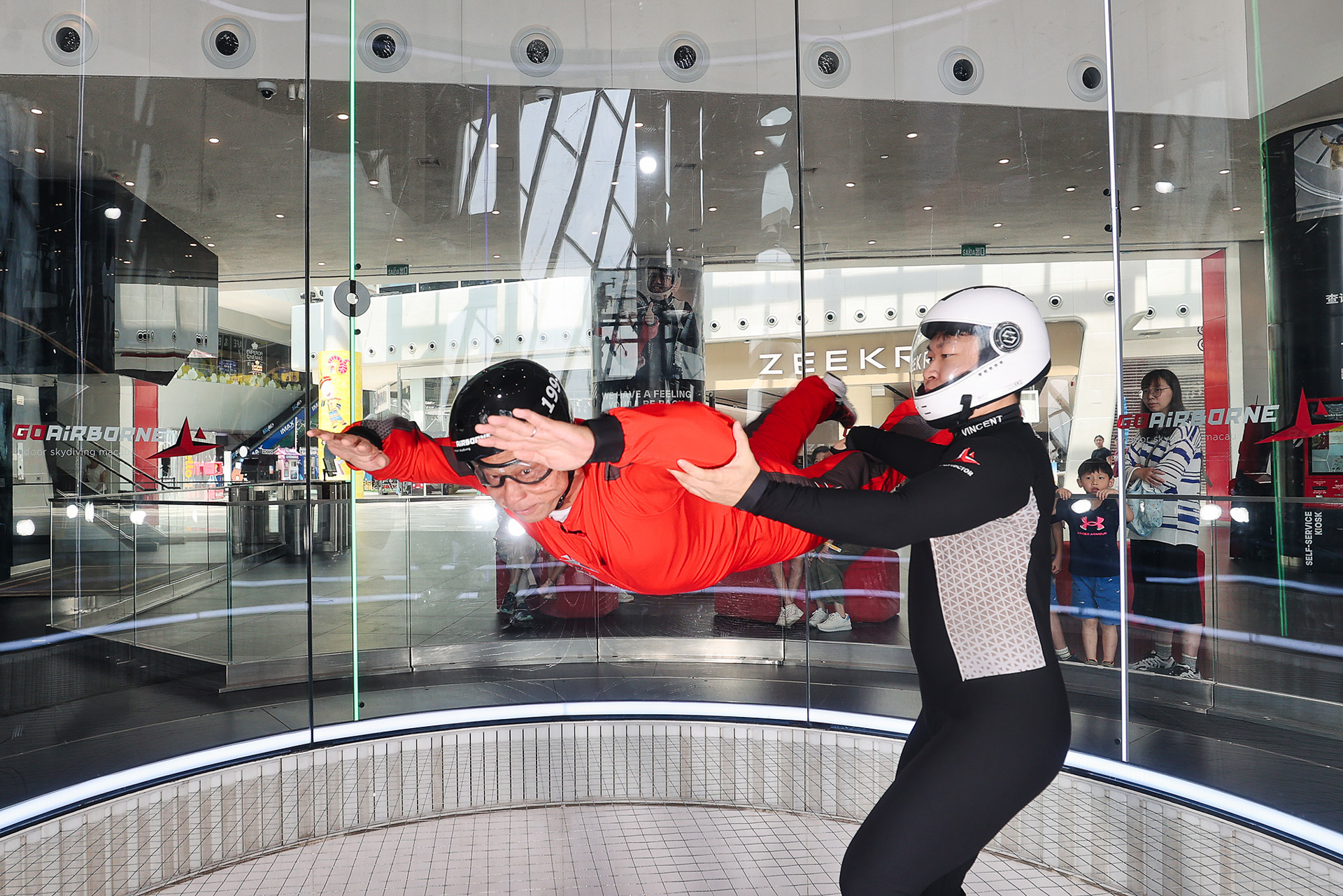 合計2回の飛行を体験した筆者。インストラクターが常に付き添ってくれて安心だ