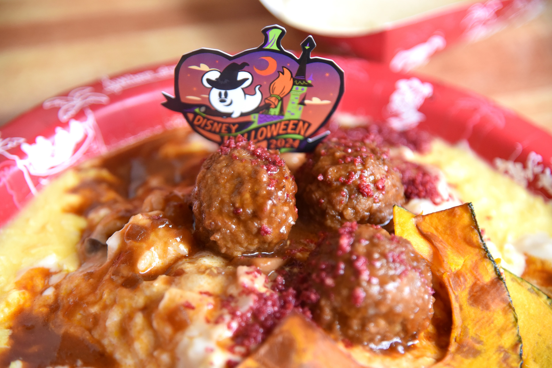 東京ディズニーランドは「ディズニー・ハロウィーン」開催に合わせて、かぼちゃメニューが盛りだくさん！