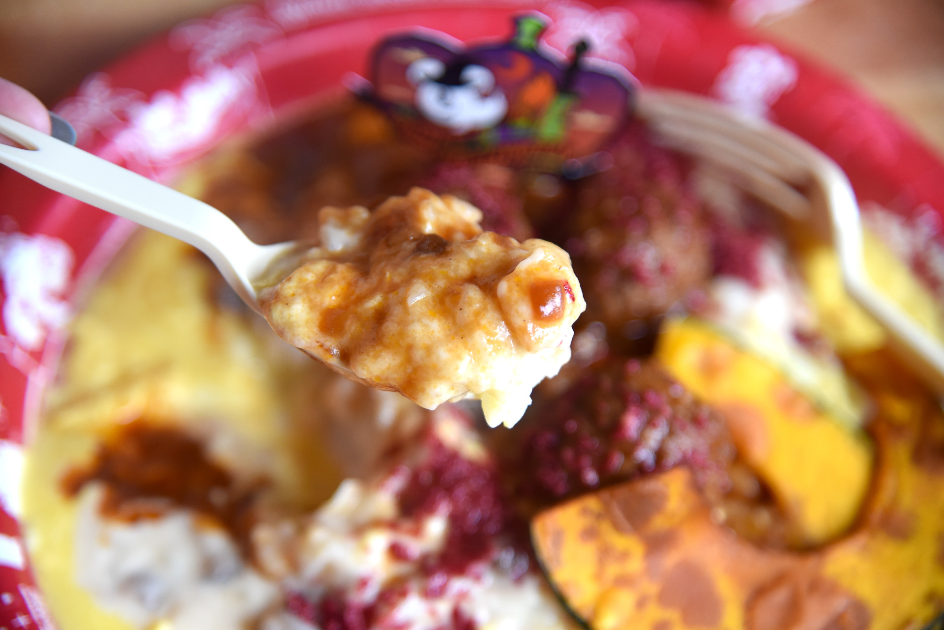 ソースを一緒に混ぜて食べると、懐かしい美味しさに