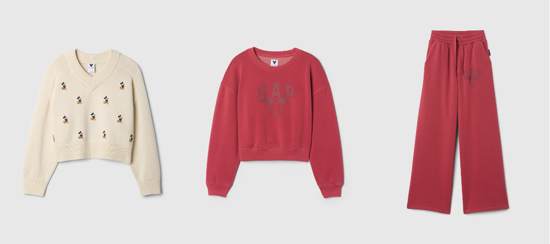 ガールズコレクション。「Vネックセーター」（5490円）、「クロップド Gapロゴ スウェット」（5490円）ほか