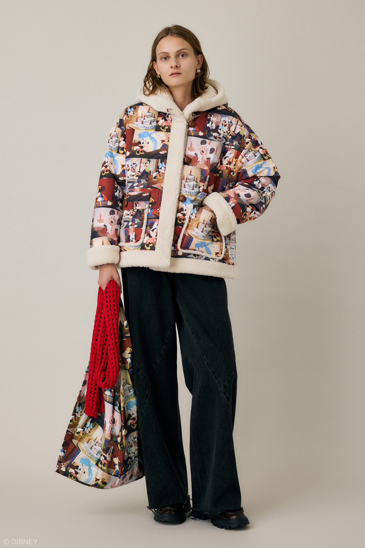 「ANORAK コート」（2万6180円）、「MARCHE PACKABLE バッグ」（4400円）
