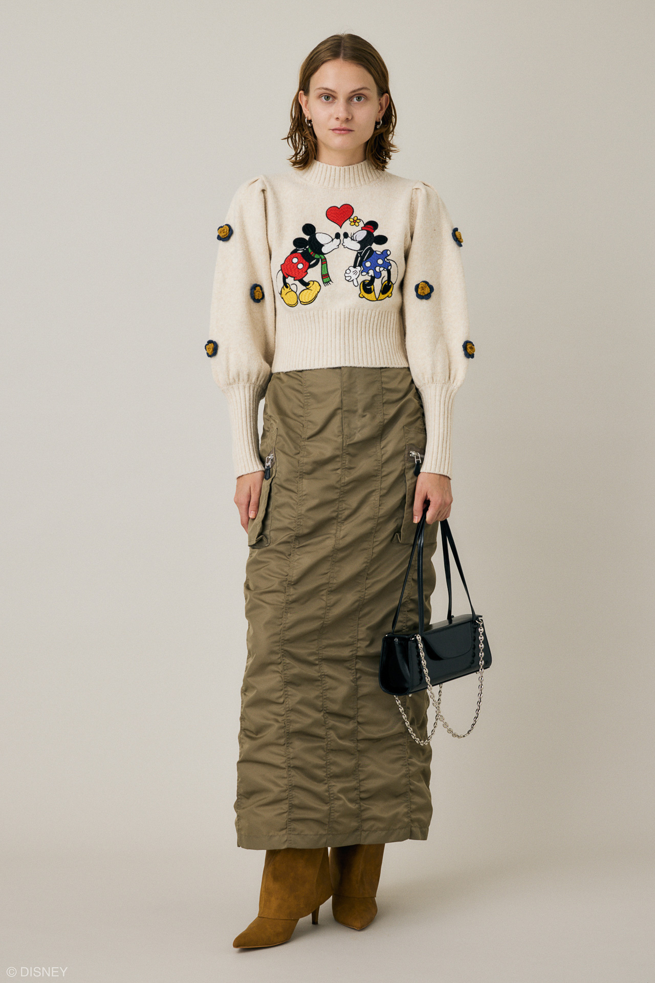 「VOLUME SLEEVE ニットトップス」（1万2980円）