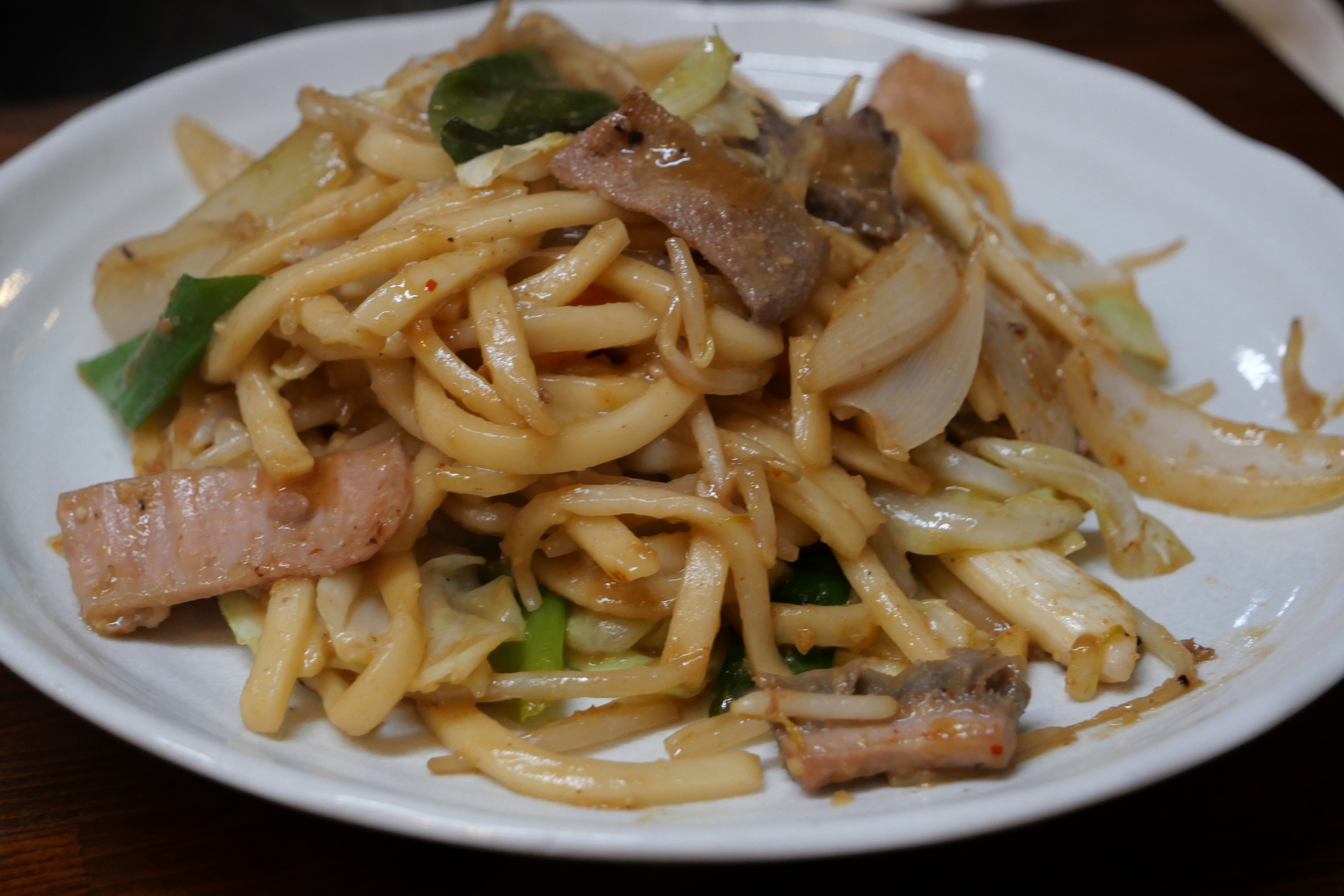 全国的に有名な津山のご当地グルメ「津山ホルモンうどん」