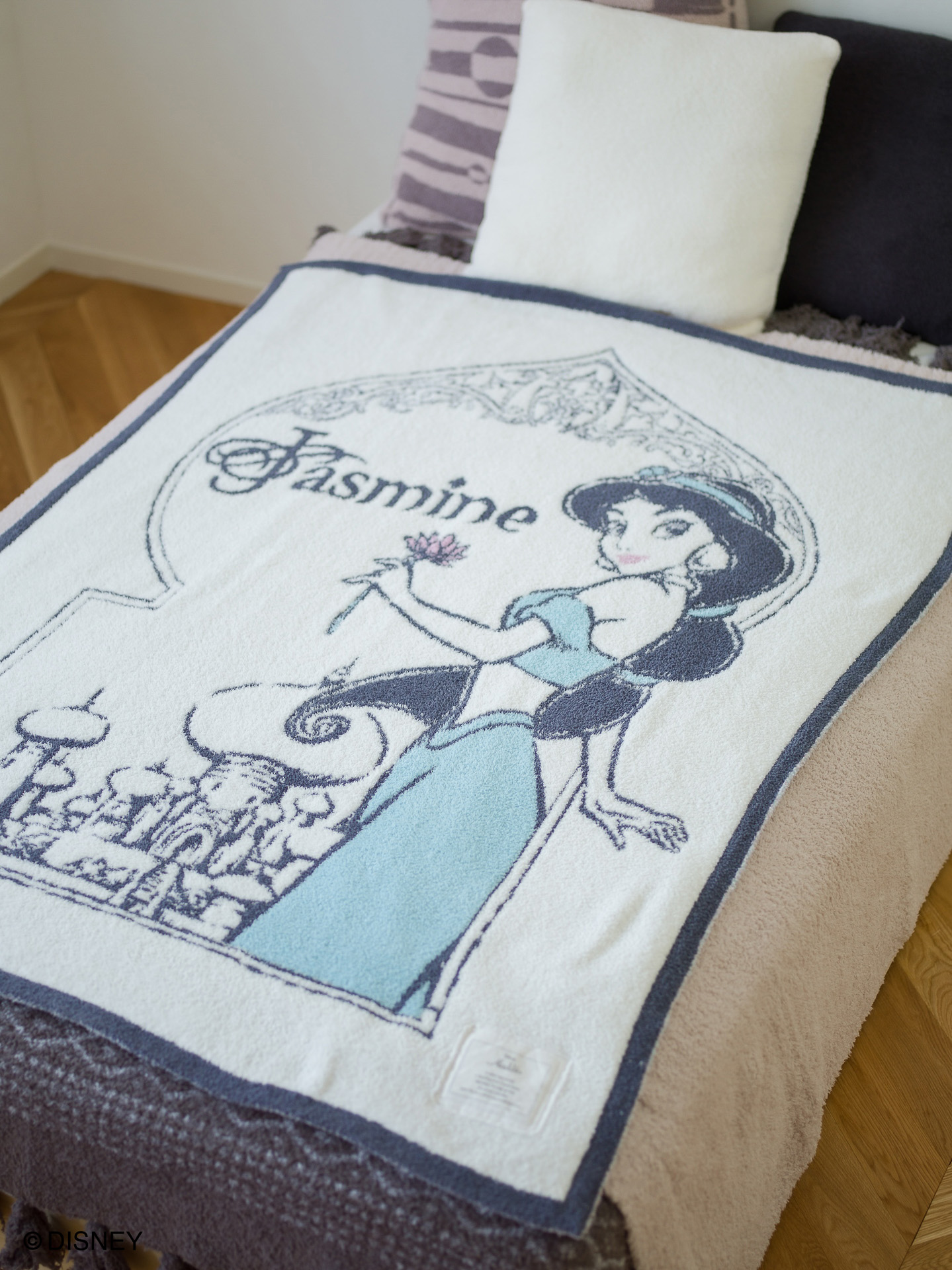 「ジャスミン（CC Jasmine Blanket）」（3万1900円）