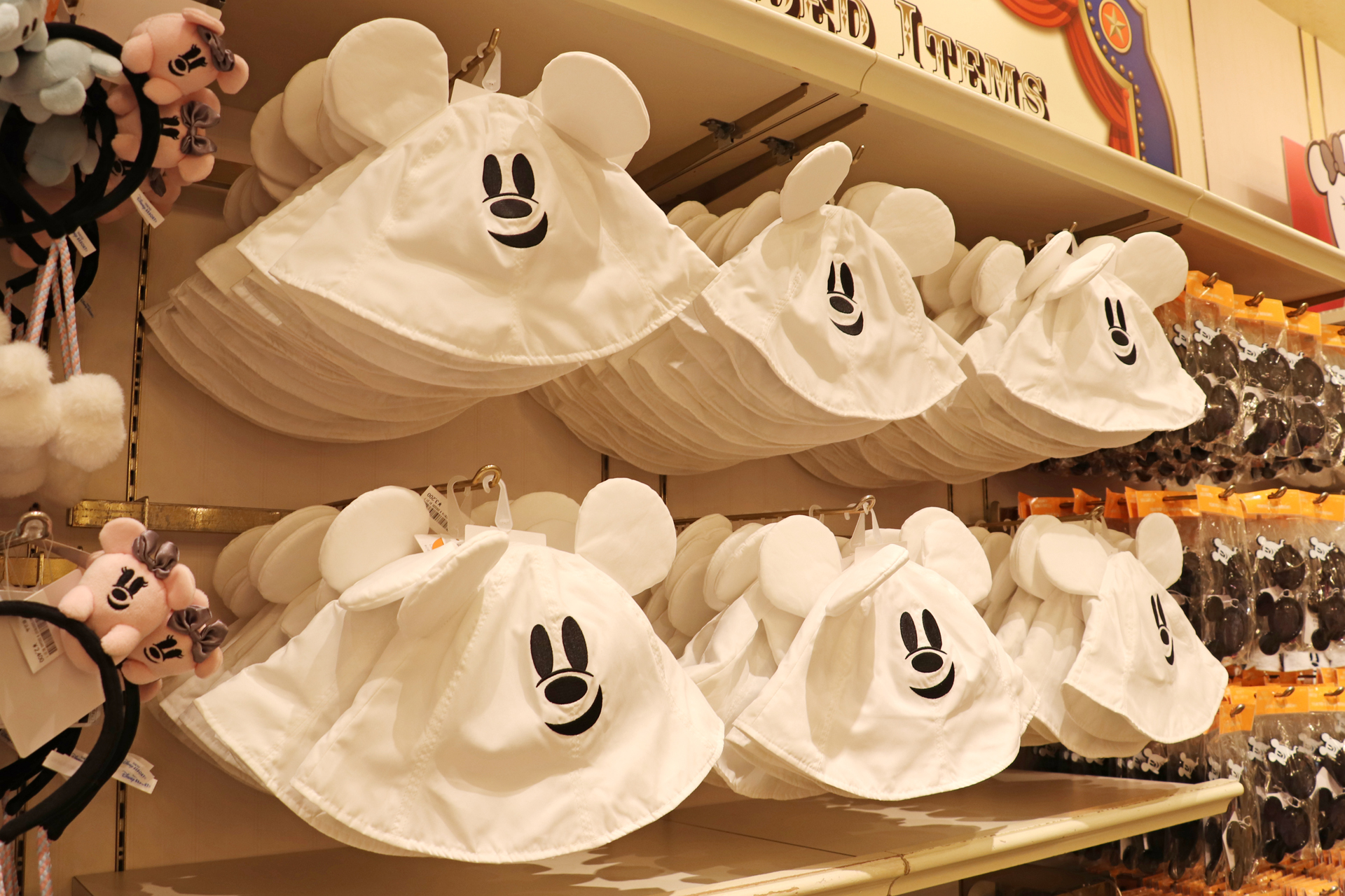 男女とも使いやすいシンプルなデザインの「ハット」（3200円）