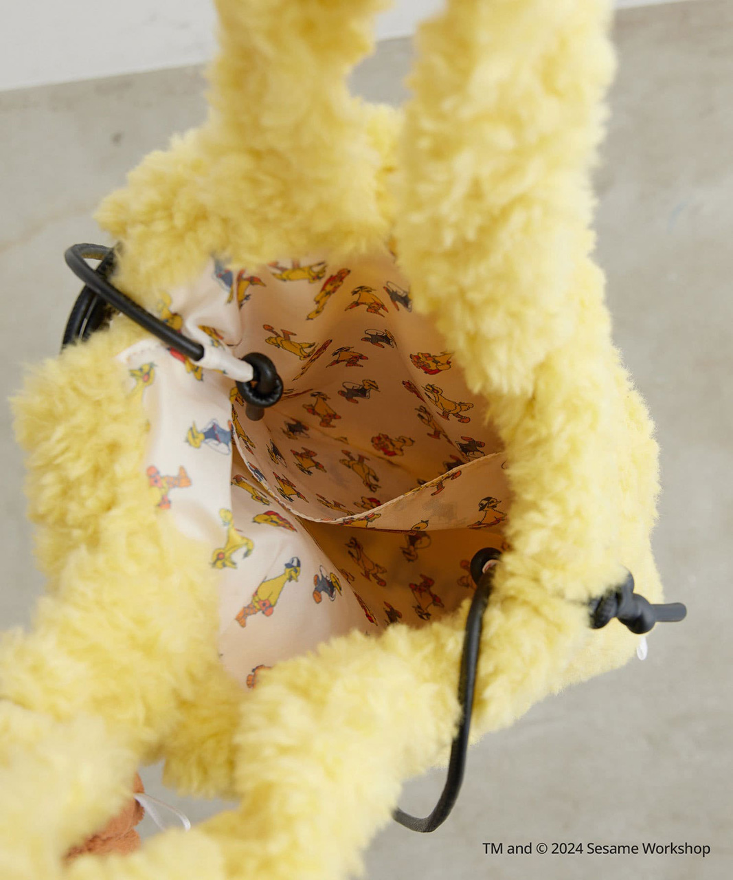 裏地はキャラクターのプリント