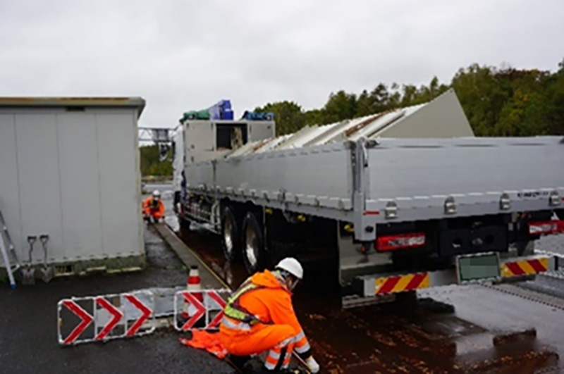 道央道で警察・運輸局と合同の一斉取り締まりを実施