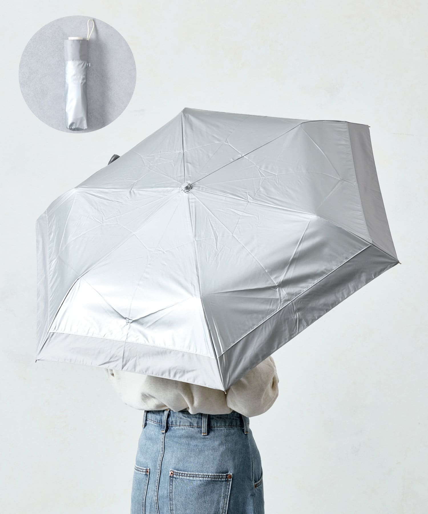 「晴雨兼用折傘メタリック切り替え」（1650円）