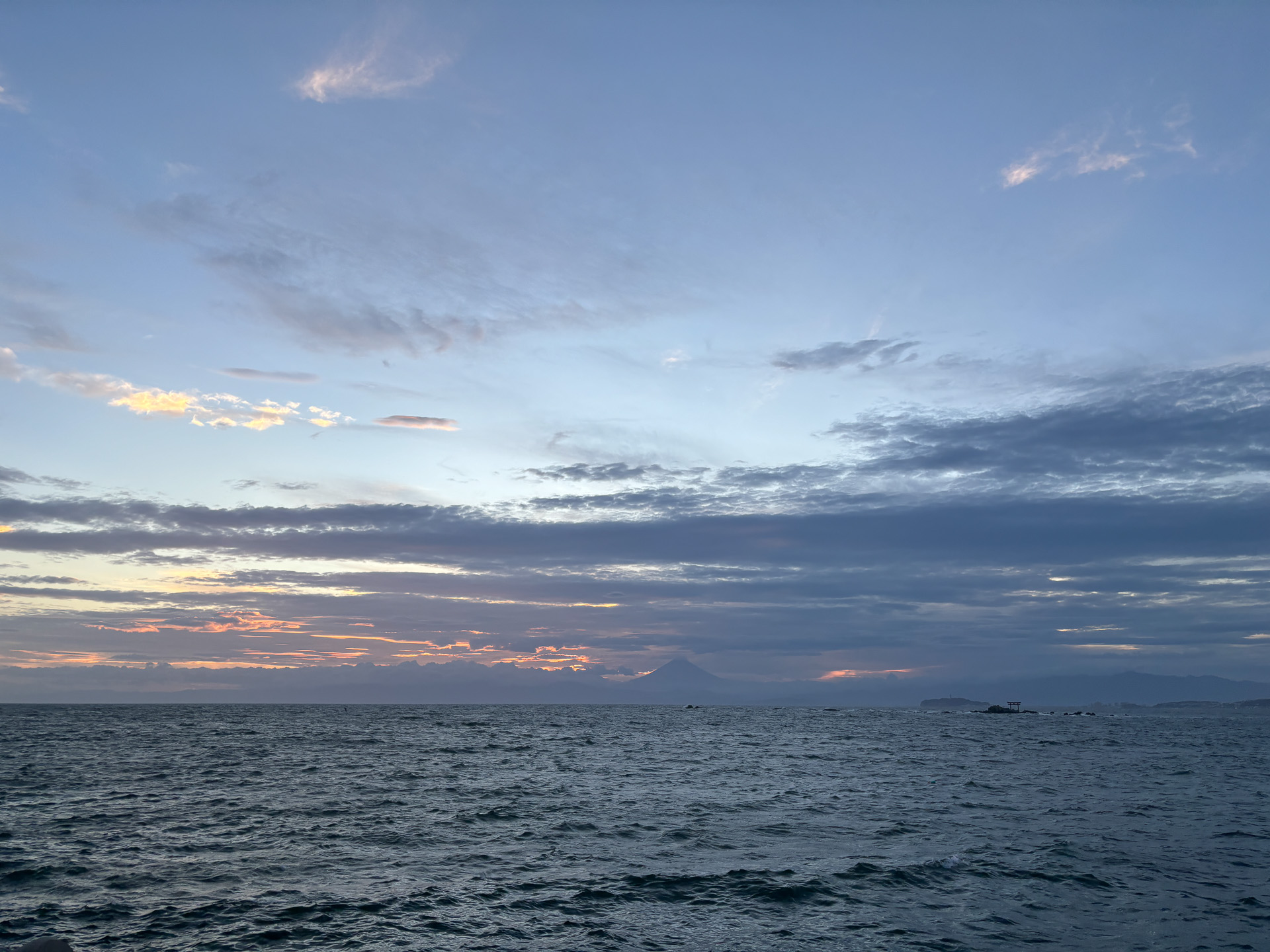 夕暮れの海と富士山を満喫しました