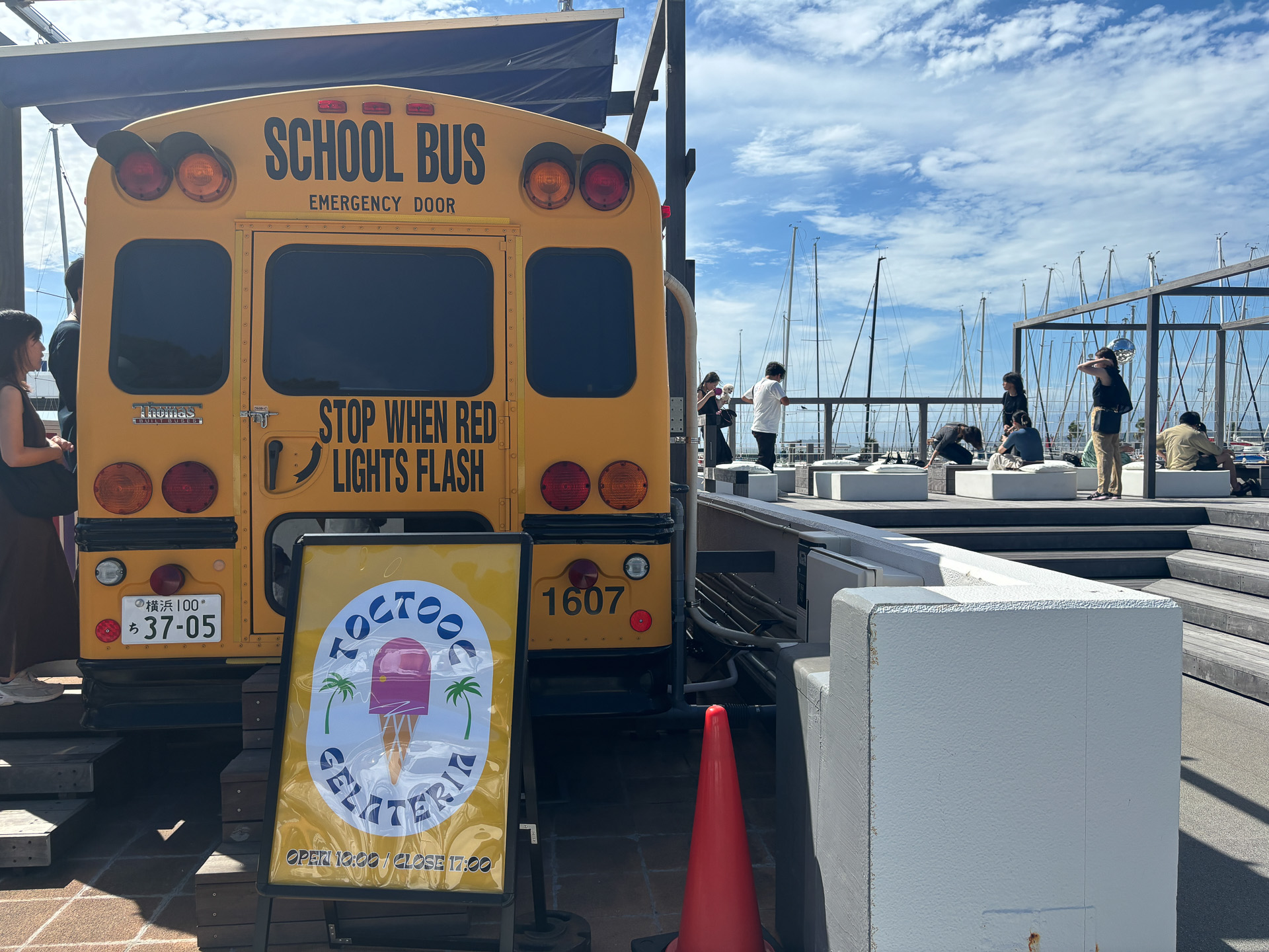 海を見ながらの飲食も楽しめます