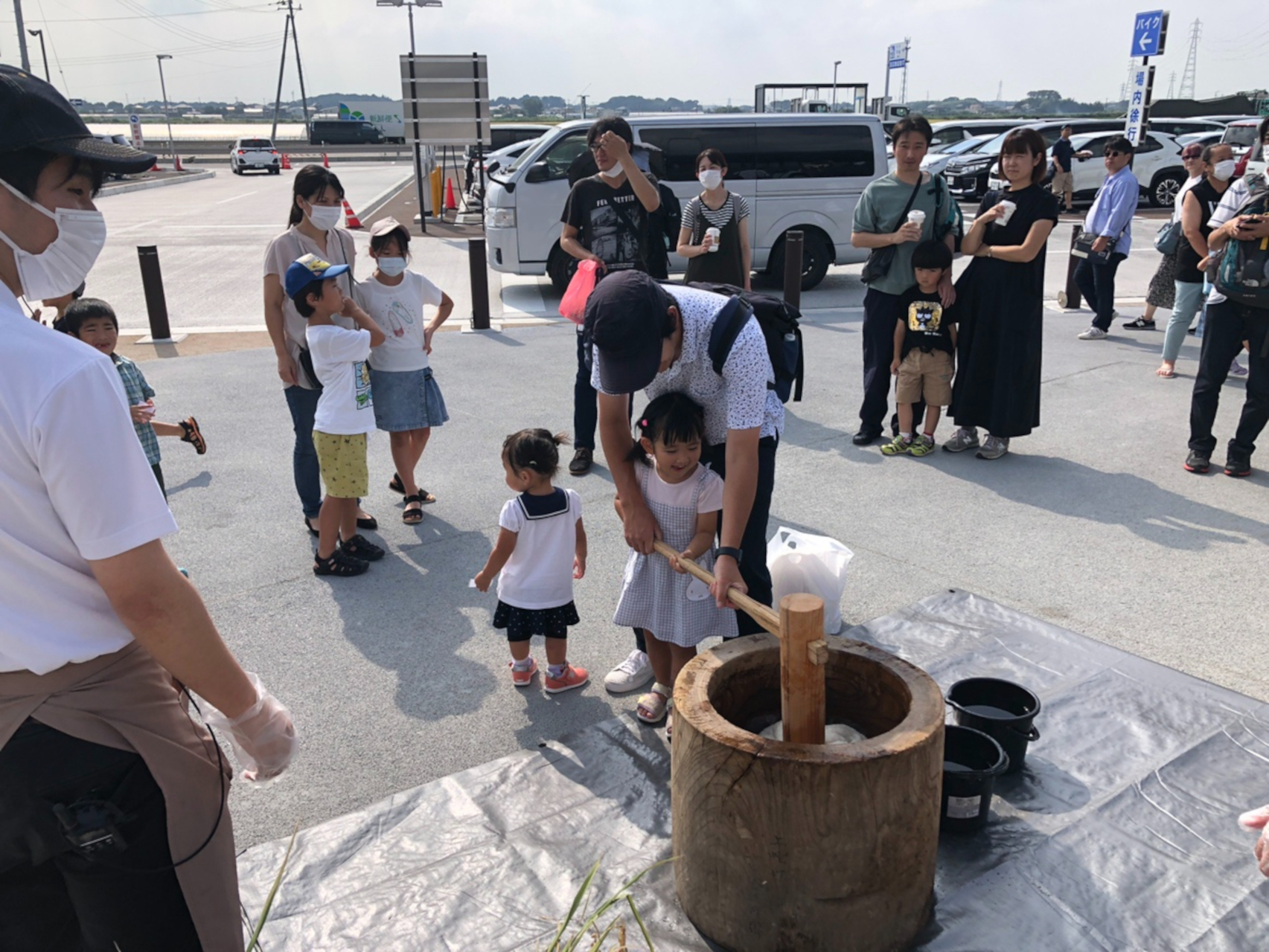 「餅つき大会」は10月12日、13日、14日実施