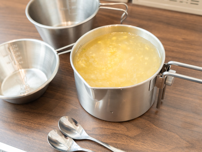 ビーズ、シェラカップを最大8個収納できる広口ケトル - トラベル Watch