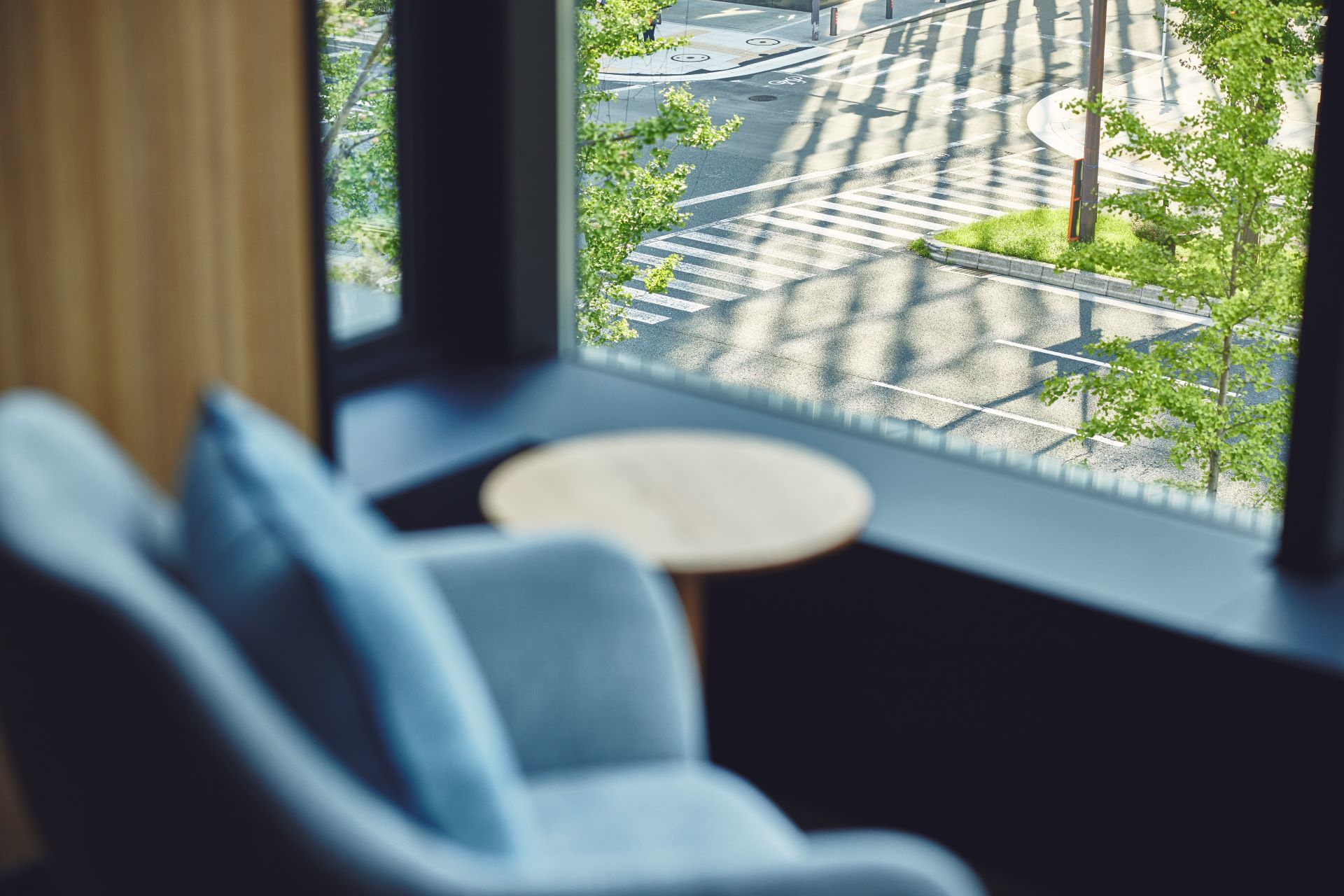 ロビーからの御堂筋の眺め