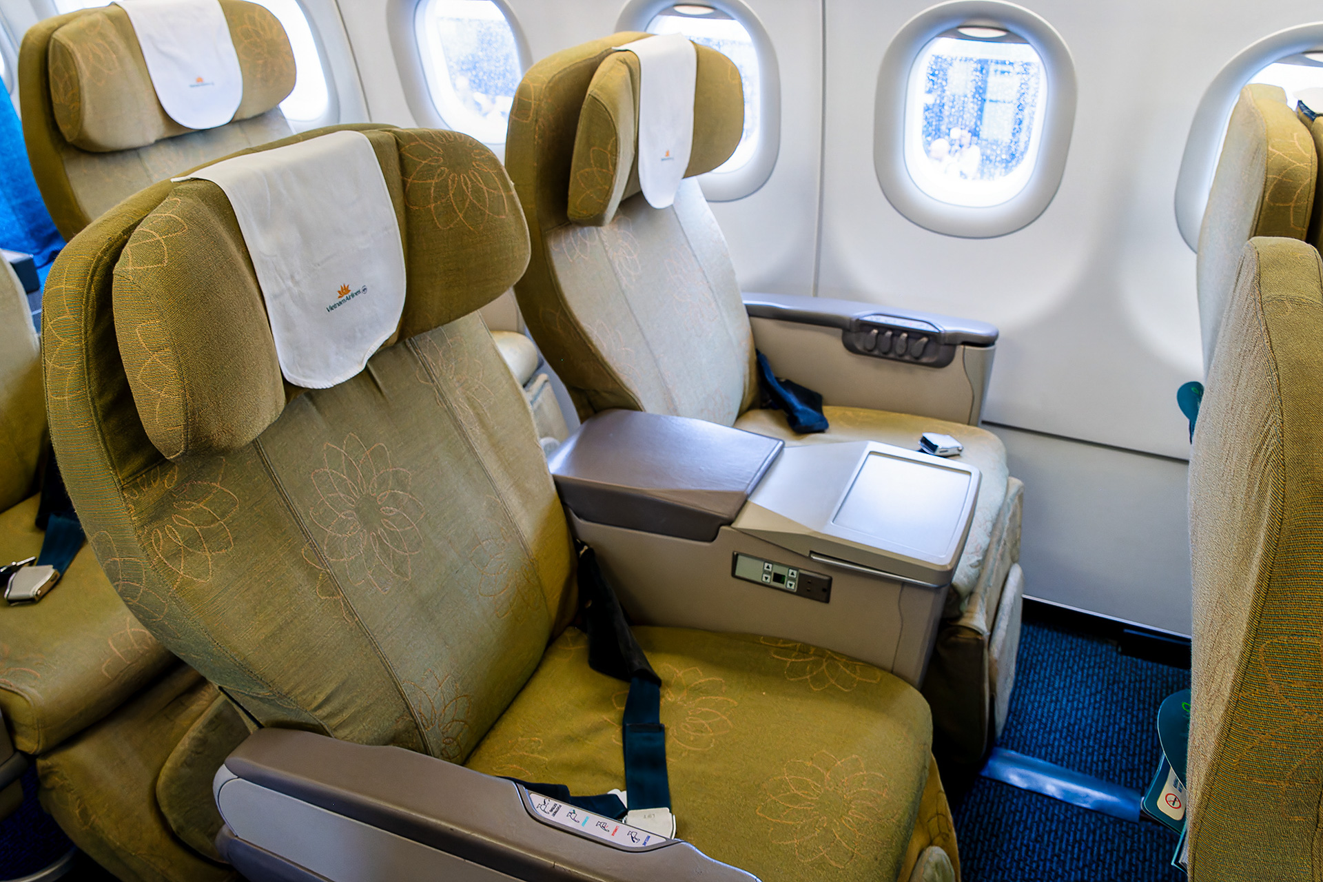 エアバス A321のビジネスクラスは2-2配列の12席