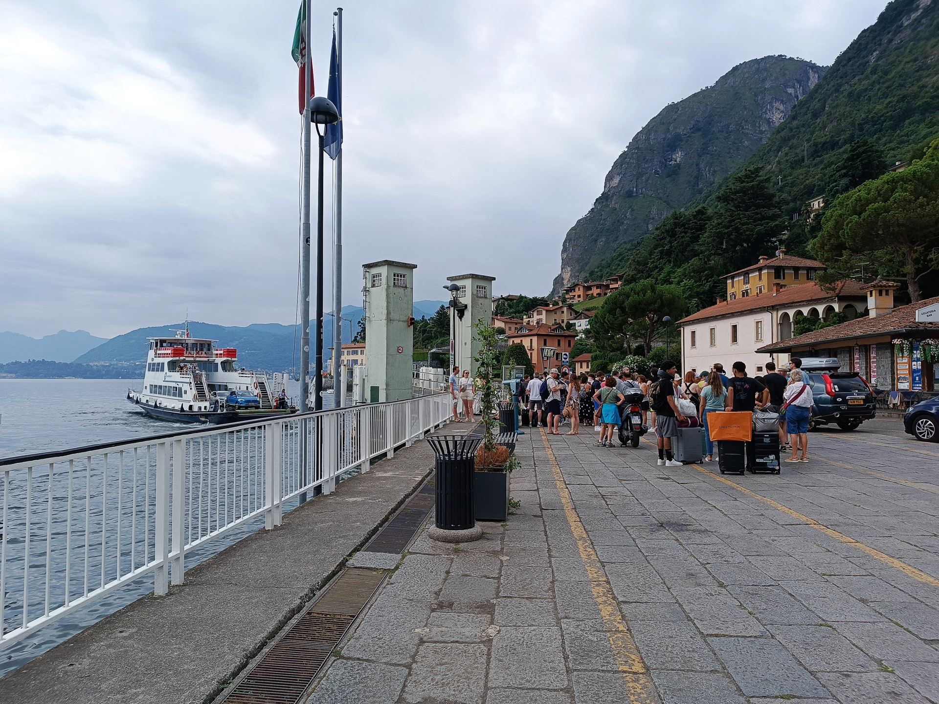 クルマと一緒に乗れる船もあります