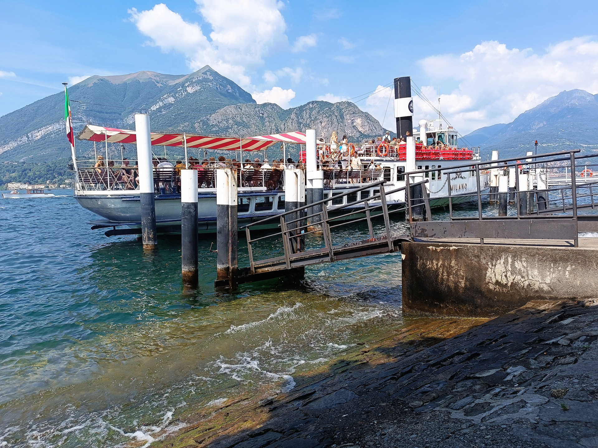 クルマと一緒に乗れる船もあります