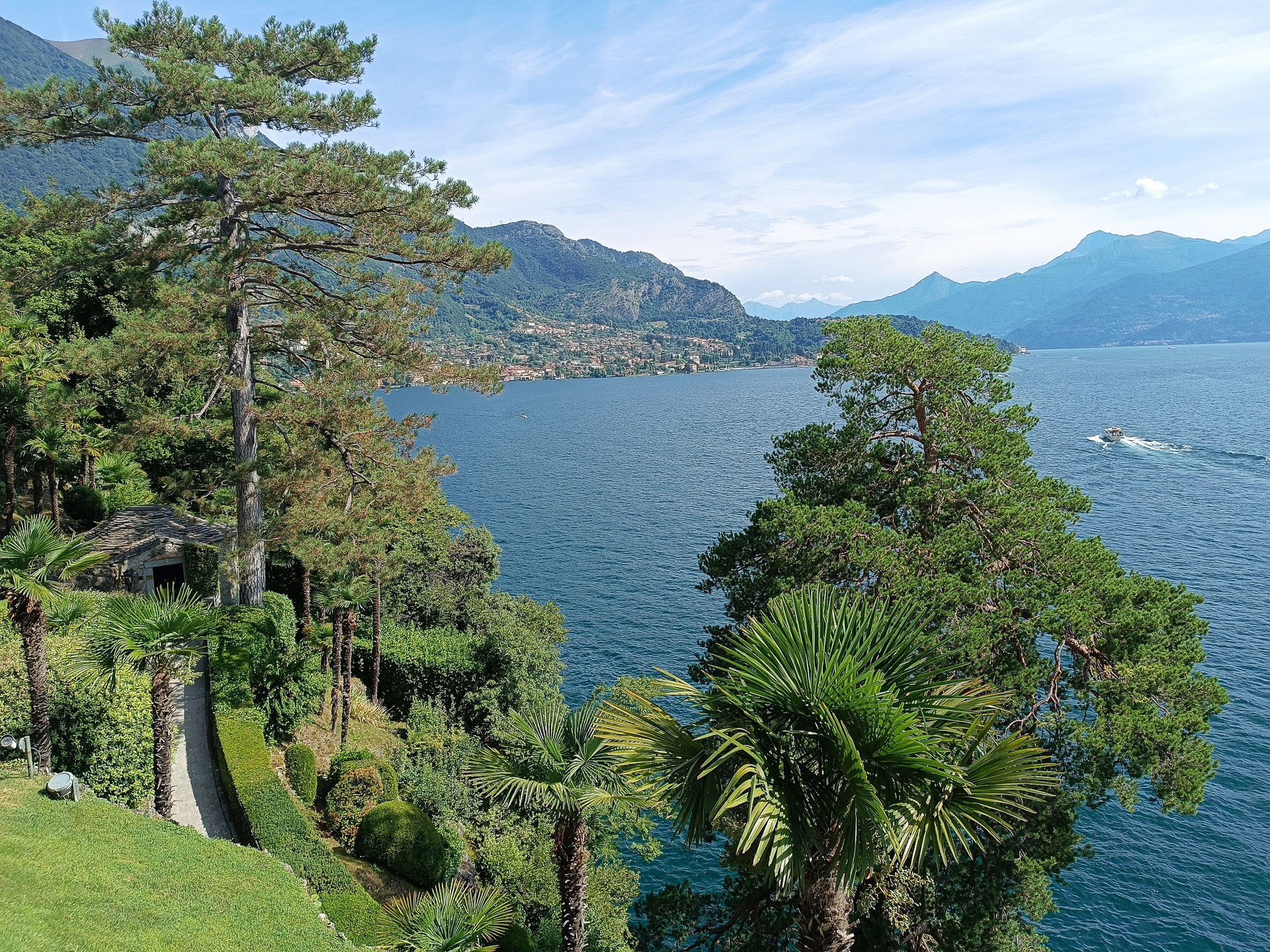 屋敷内のガイドツアー付プライベートクルーズもあるので、予算に余裕があればこちらもよさそう