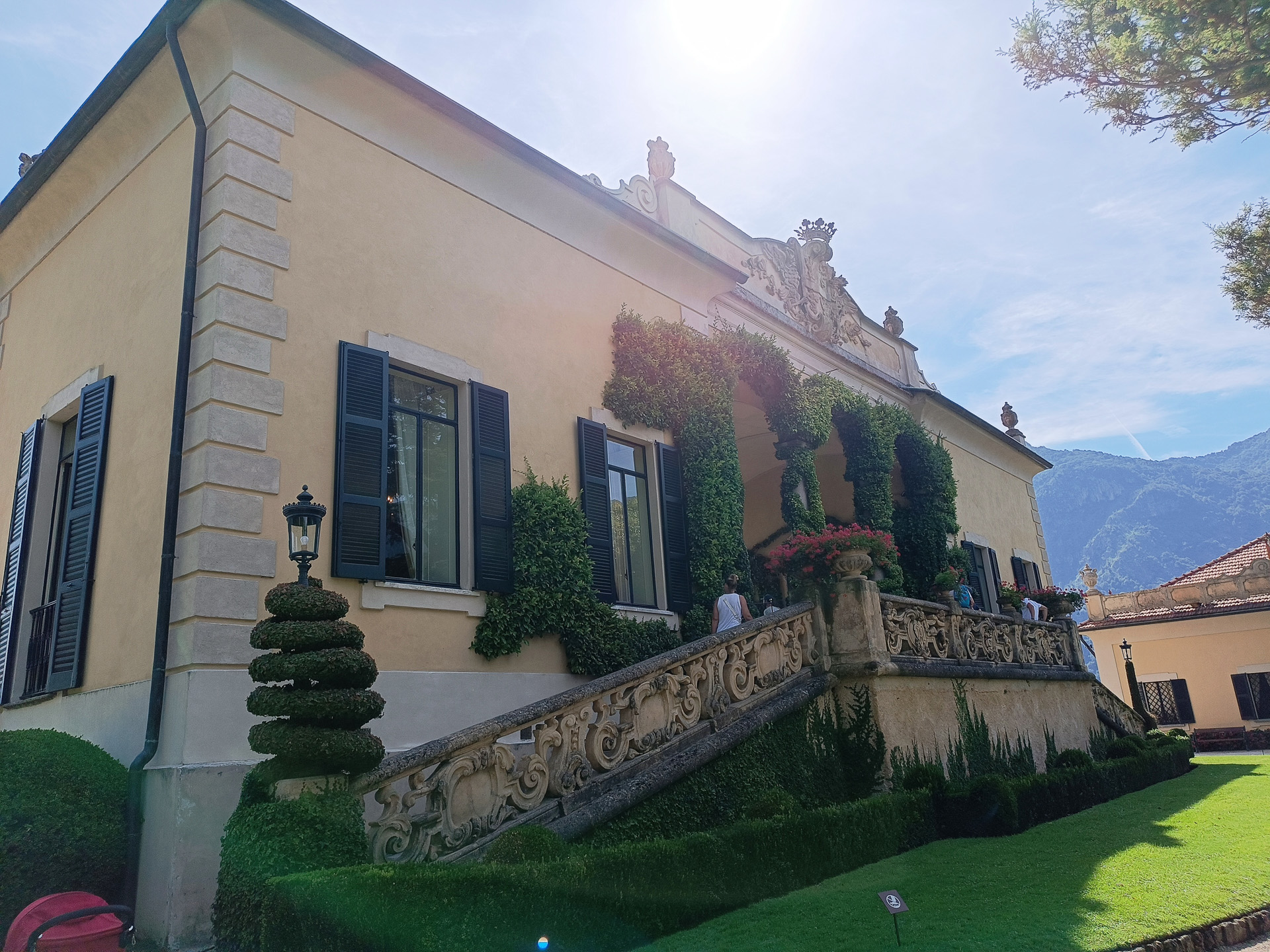 屋敷内のガイドツアー付プライベートクルーズもあるので、予算に余裕があればこちらもよさそう