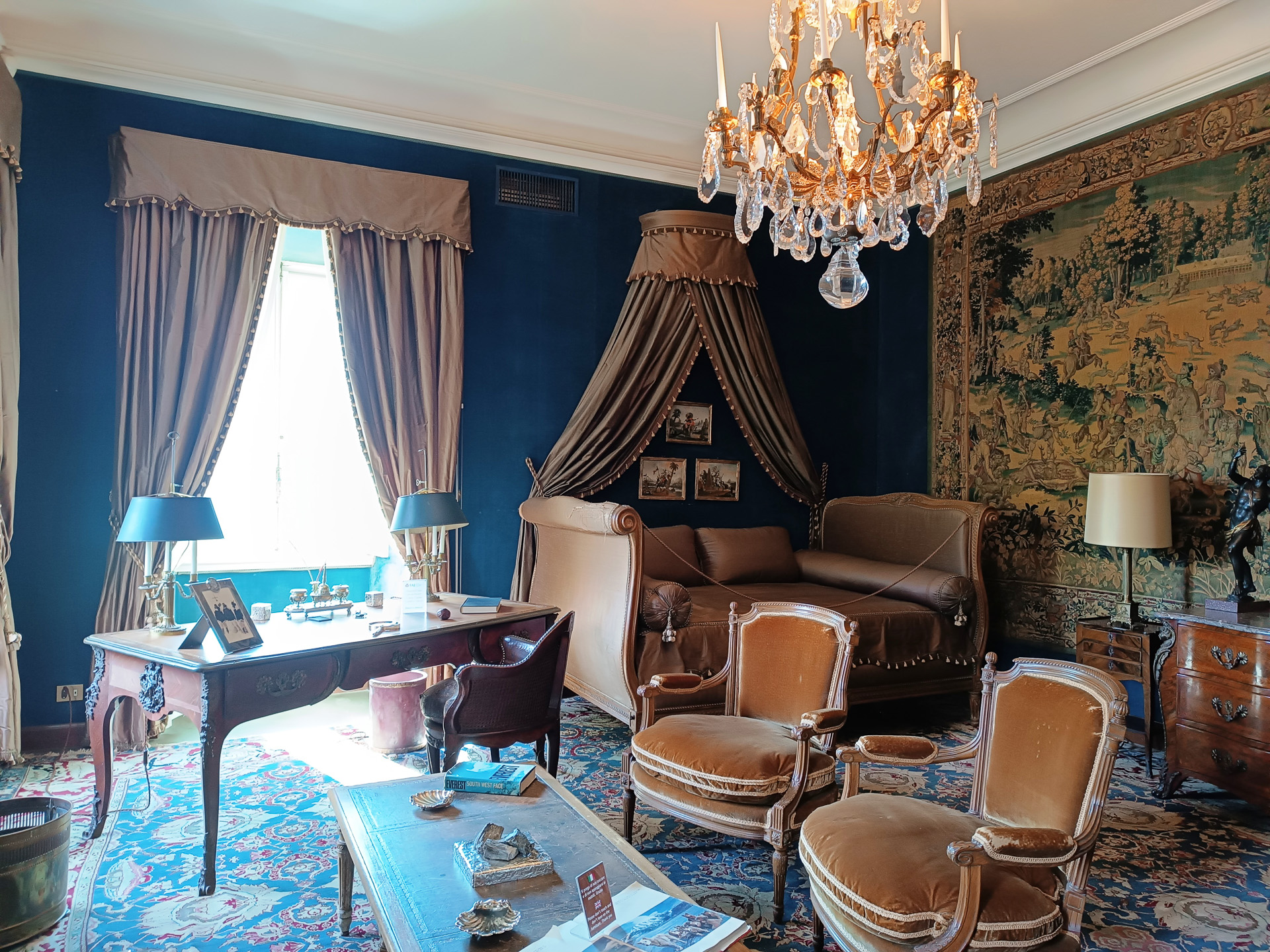 屋敷内のガイドツアー付プライベートクルーズもあるので、予算に余裕があればこちらもよさそう