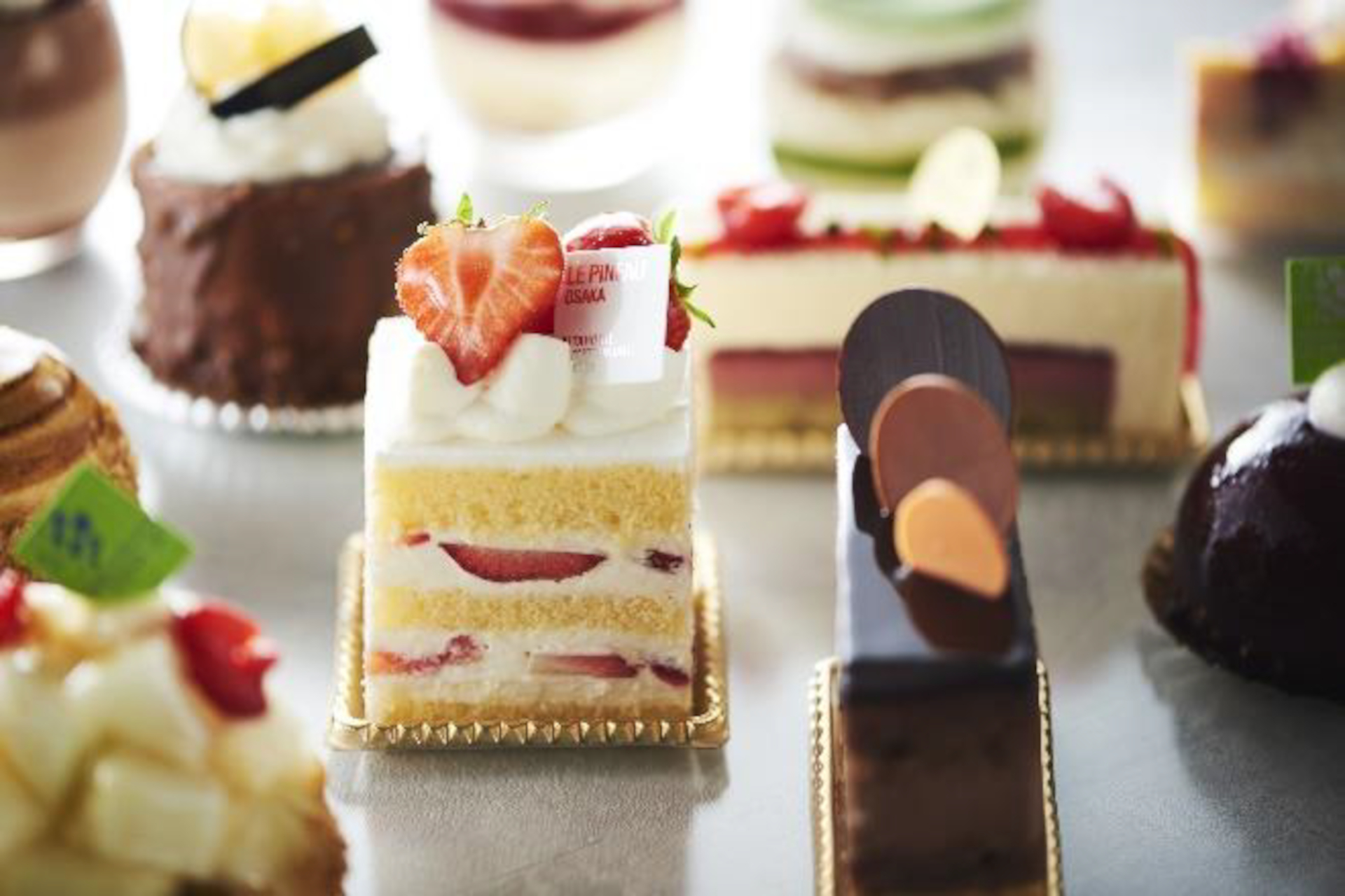 1階・パティスリー「LE PINEAU」