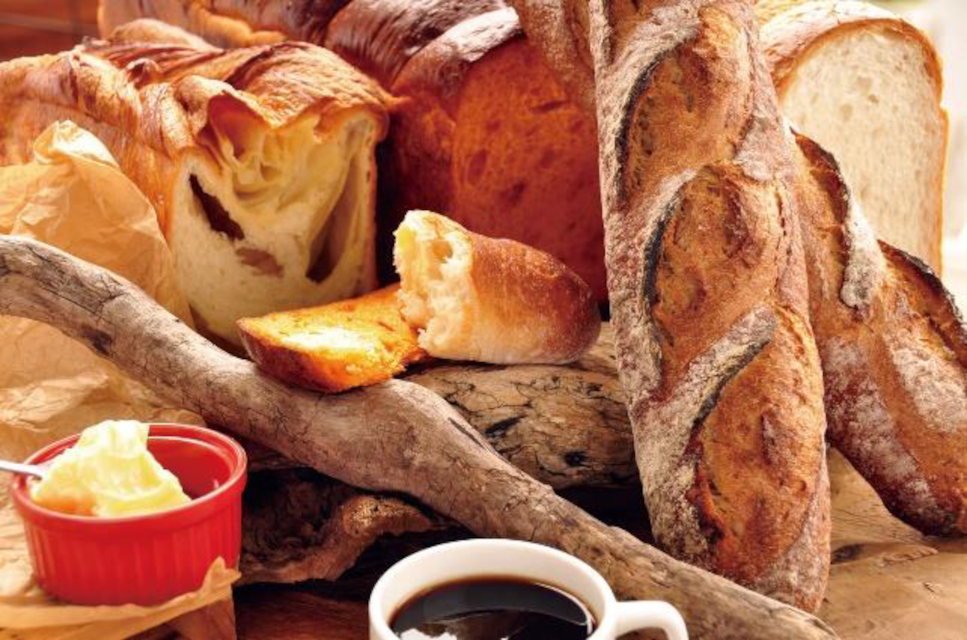 2階・ベーカリーカフェ「R Baker」