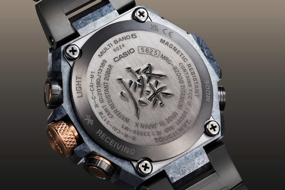 G-SHOCK、刀匠が鍛えたオリジナル日本刀をモチーフにした110万円