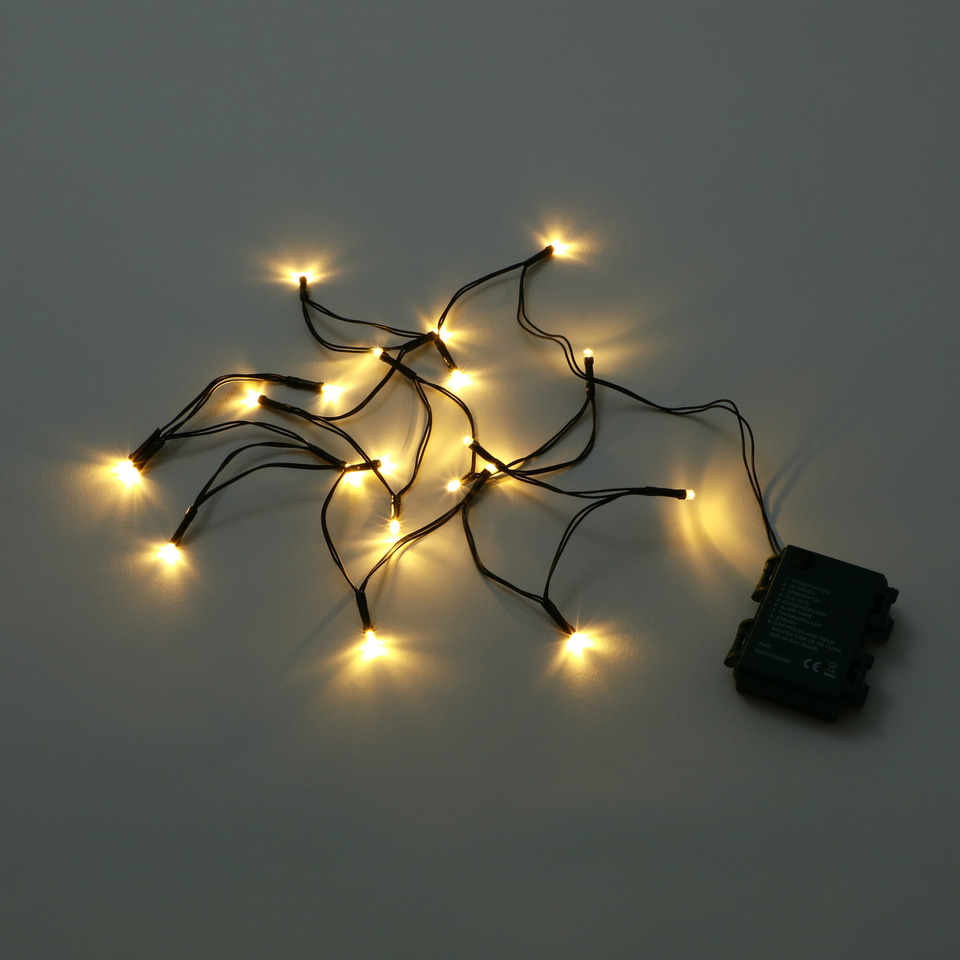 Francfranc、「白雪姫」クリスマスツリーセット発売。七人のこびとや