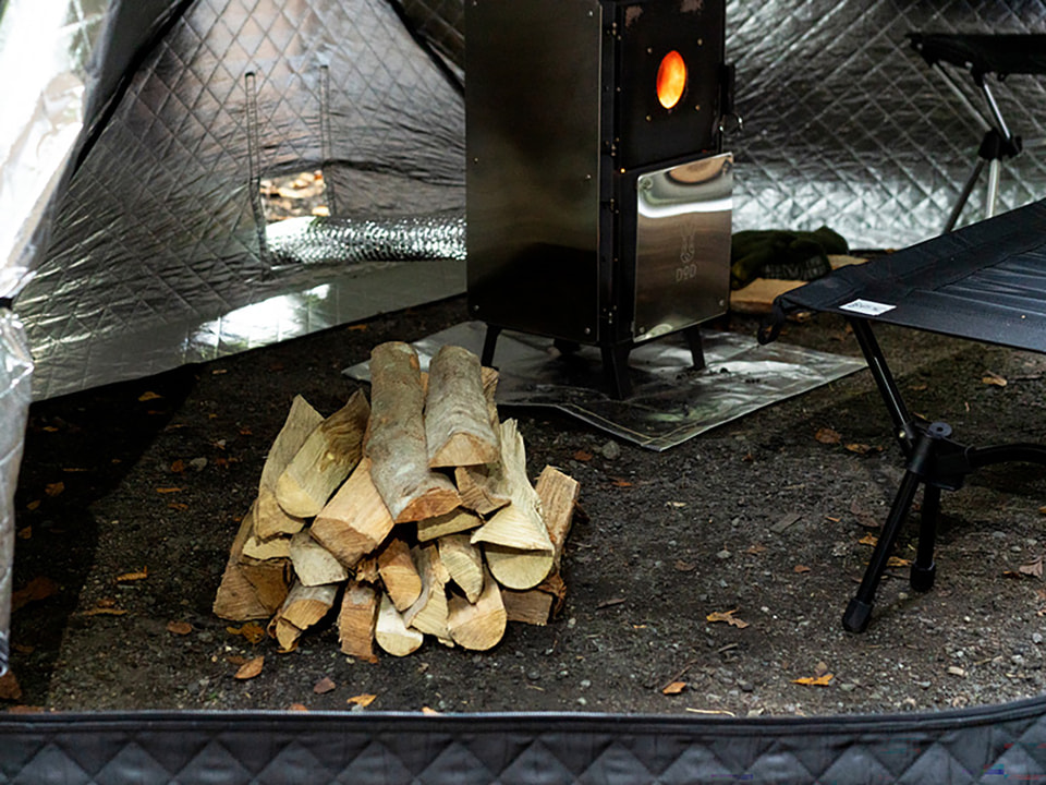 DOD、初のサウナ商品。テントと薪ストーブがセットになってすぐに
