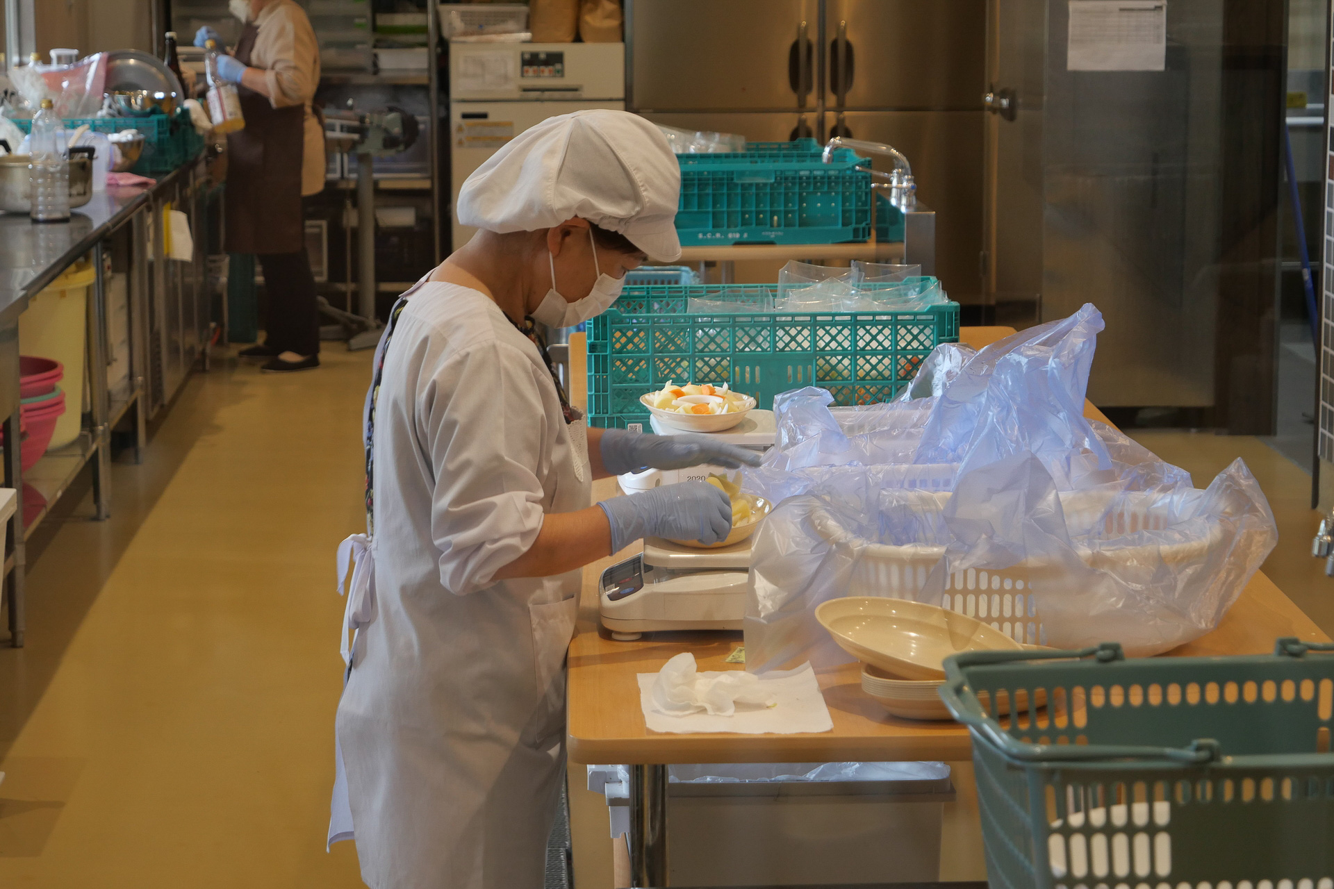 地元のおばあちゃん達が、循環サイクルで育てた野菜を余すところなく活用して作る「お節介おばんざい」は、地元でもとても人気とのこと