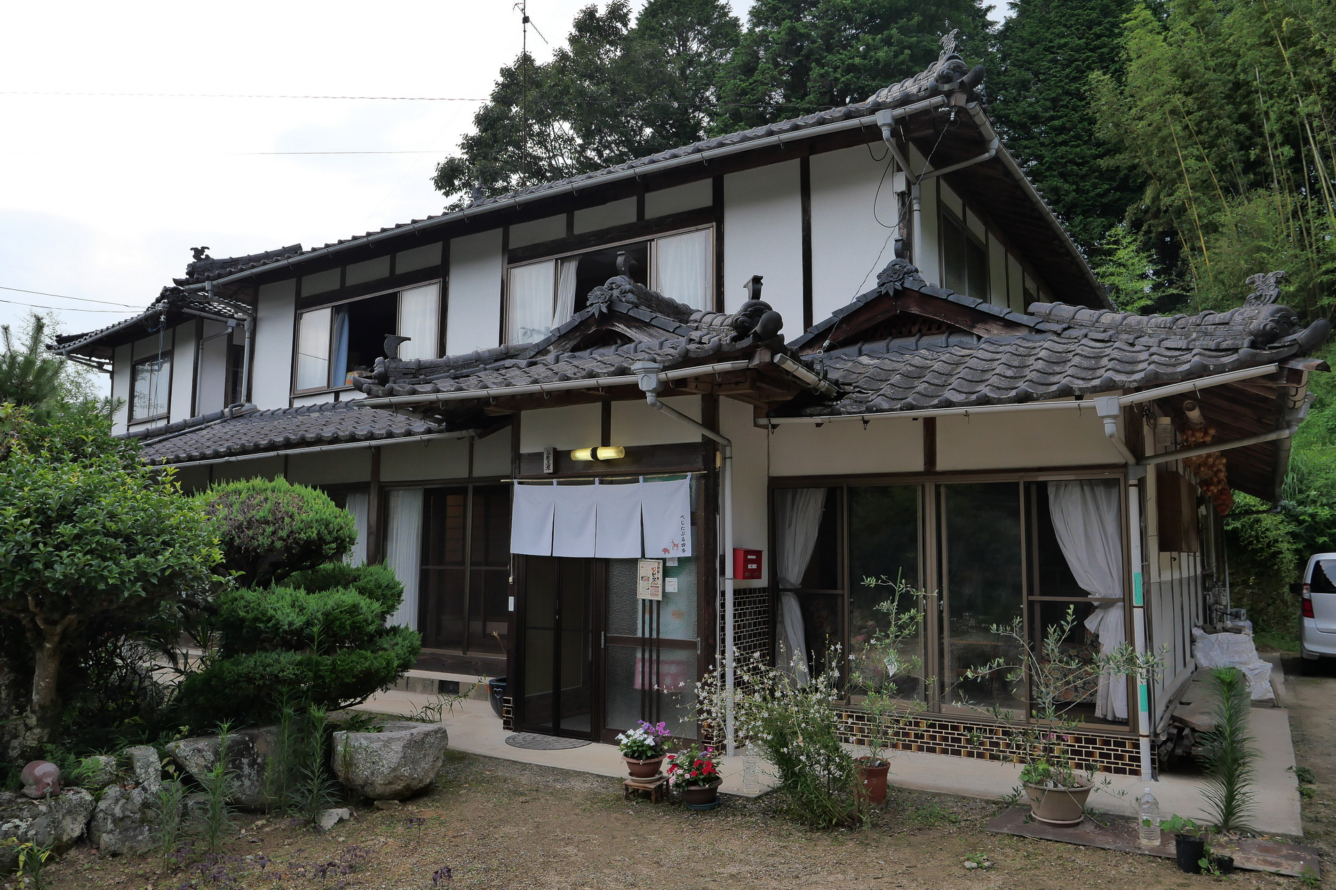 フェアフィールド・バイ・マリオット・広島世羅滞のほど近くにある、古民家レストラン「べじたぶる四季」