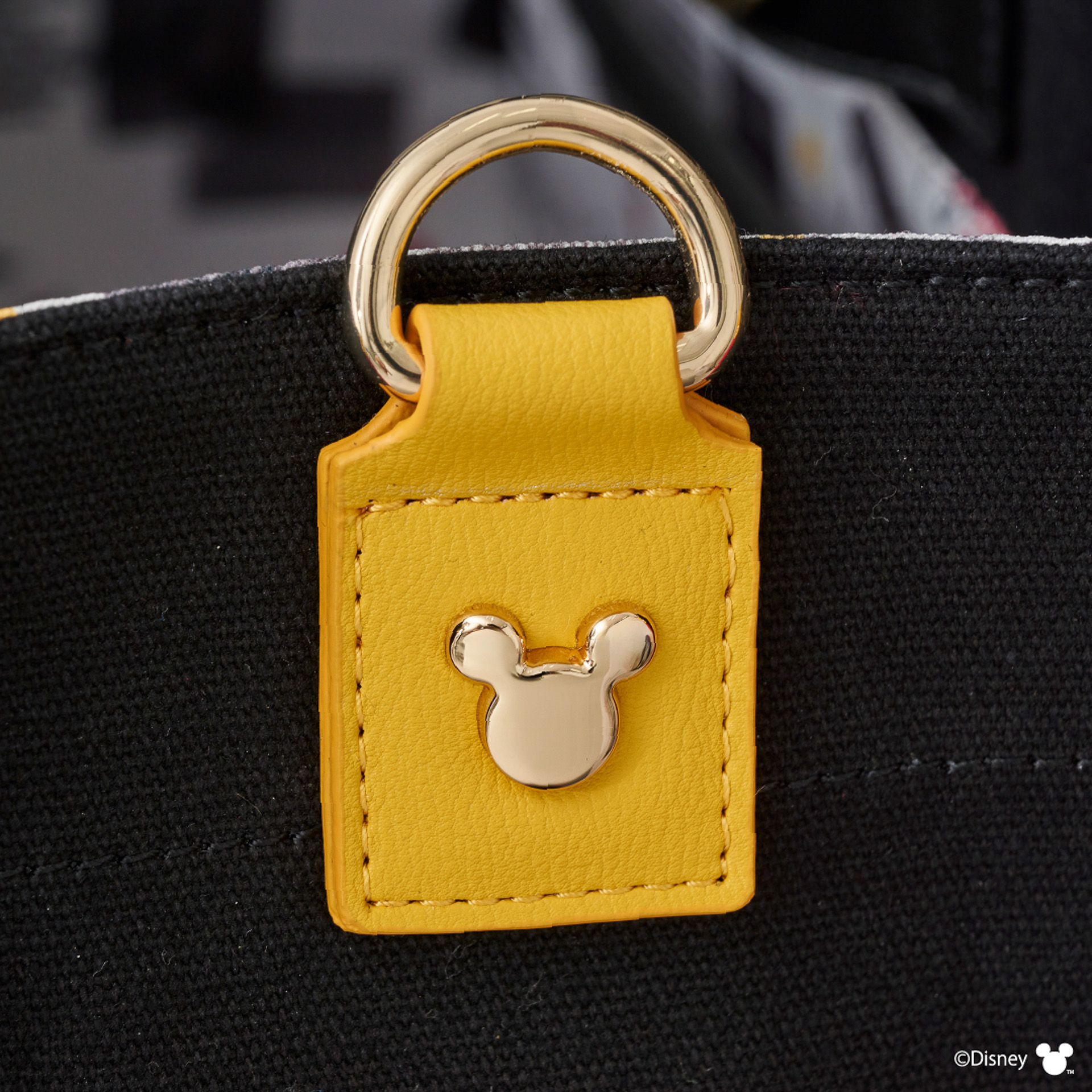 「トートバッグ」（3万3000円）