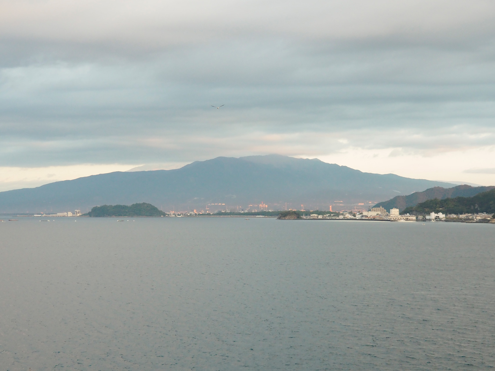 朝は雲が厚くて富士山は見えなかった