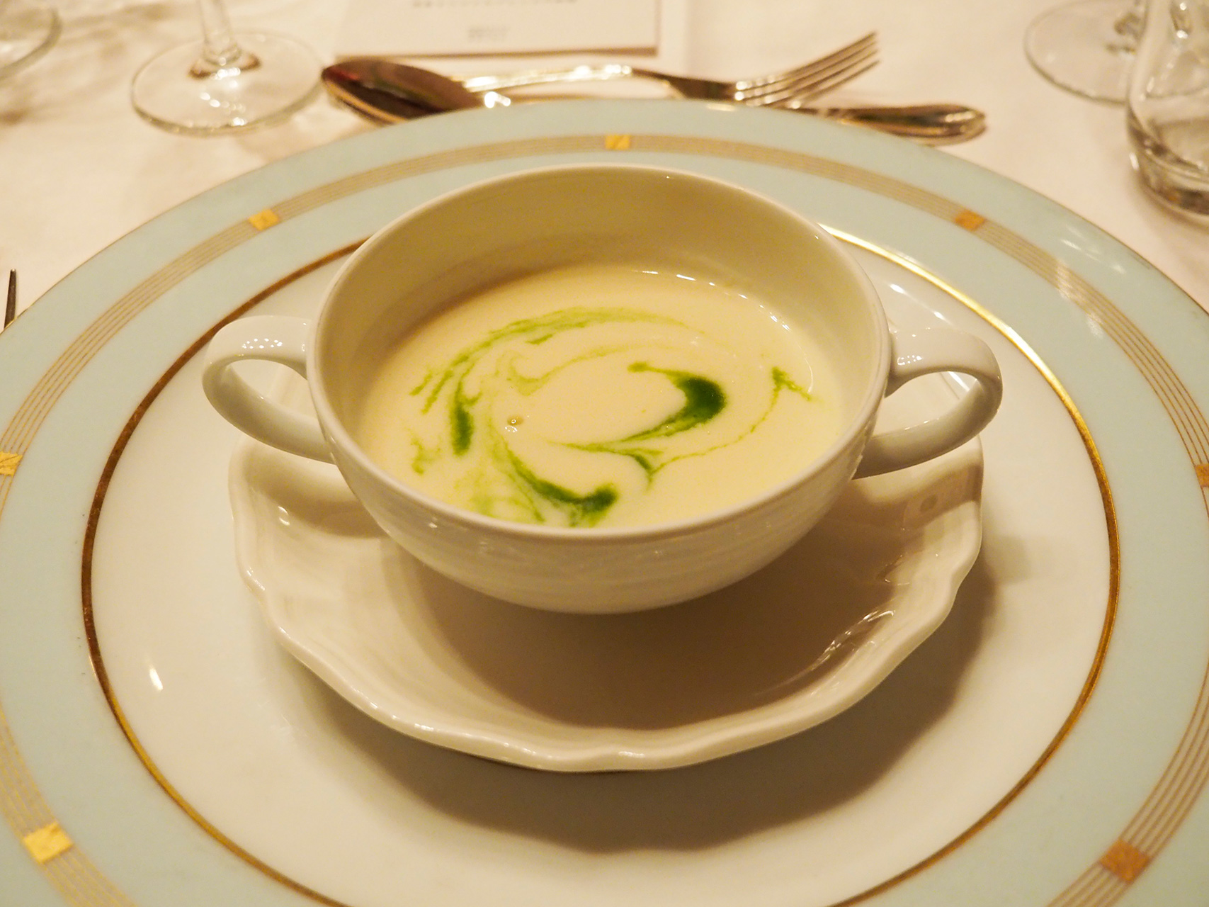 伊豆半島で採れた蕪のポタージュ 淡島スタイル