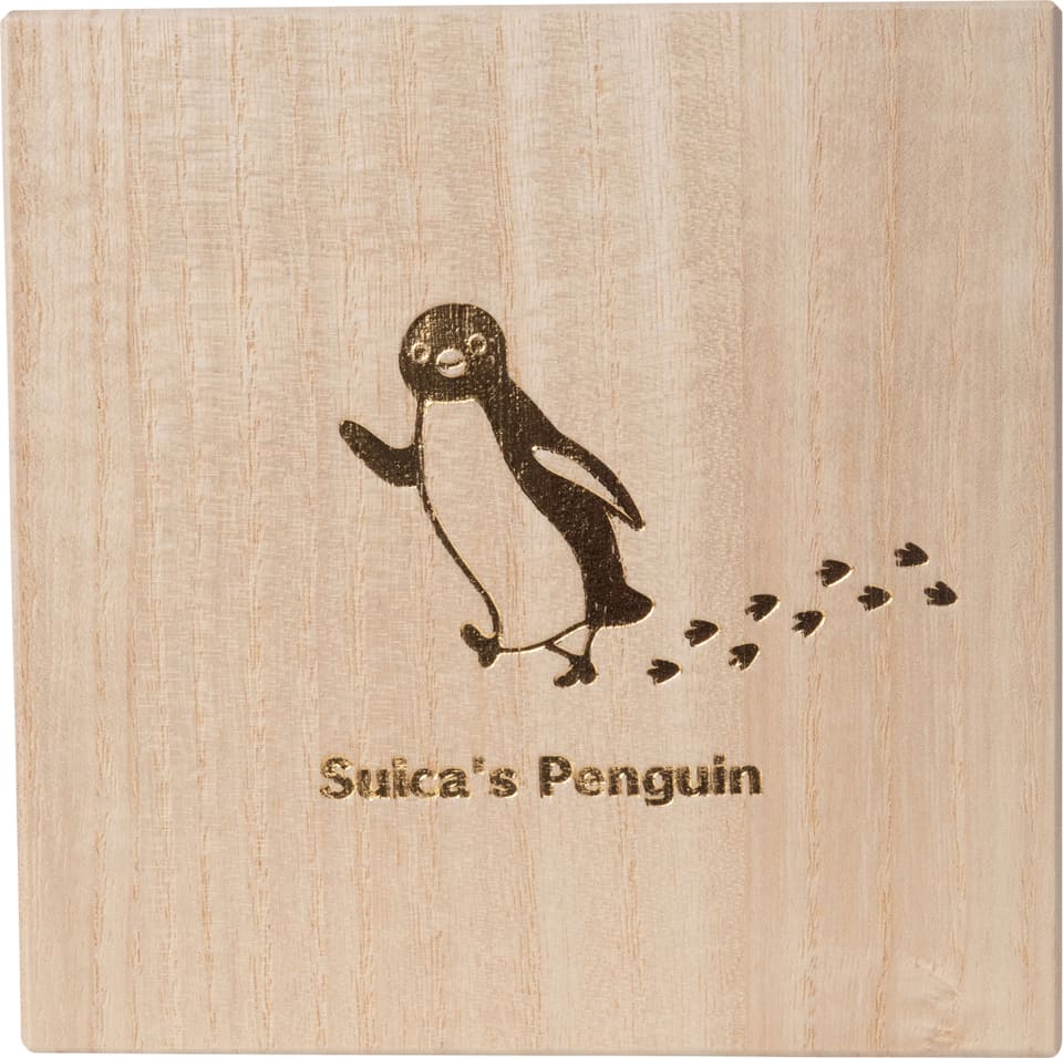 Suicaのペンギン」が招きペンギンに！ 昨年即完“木彫り鏡餅”は子