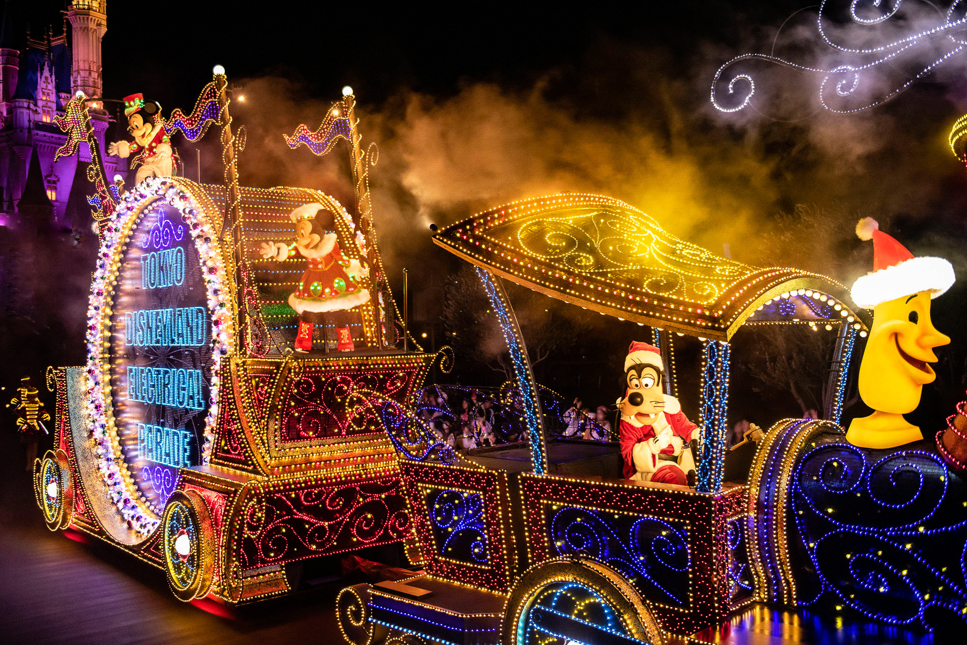 「東京ディズニーランド・エレクトリカルパレード・ドリームライツ」もクリスマス仕様です