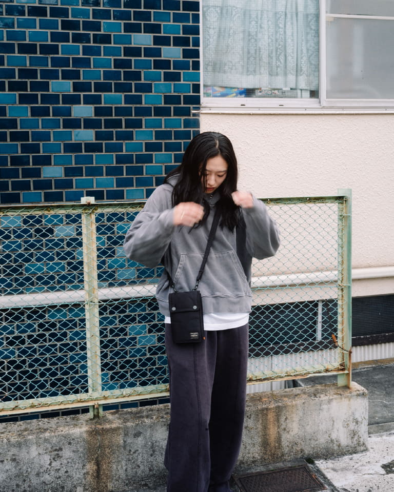 PORTER、新「TANKER（タンカー）」から待望のブラック。ショルダー