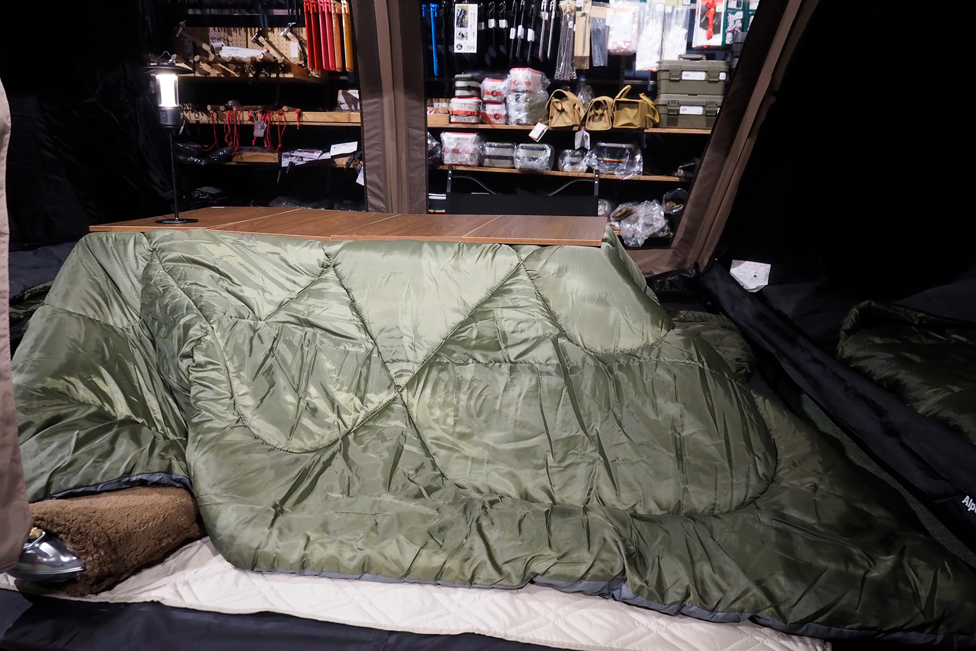 アルミユニットテーブル110にフィットする「こたつユニット」