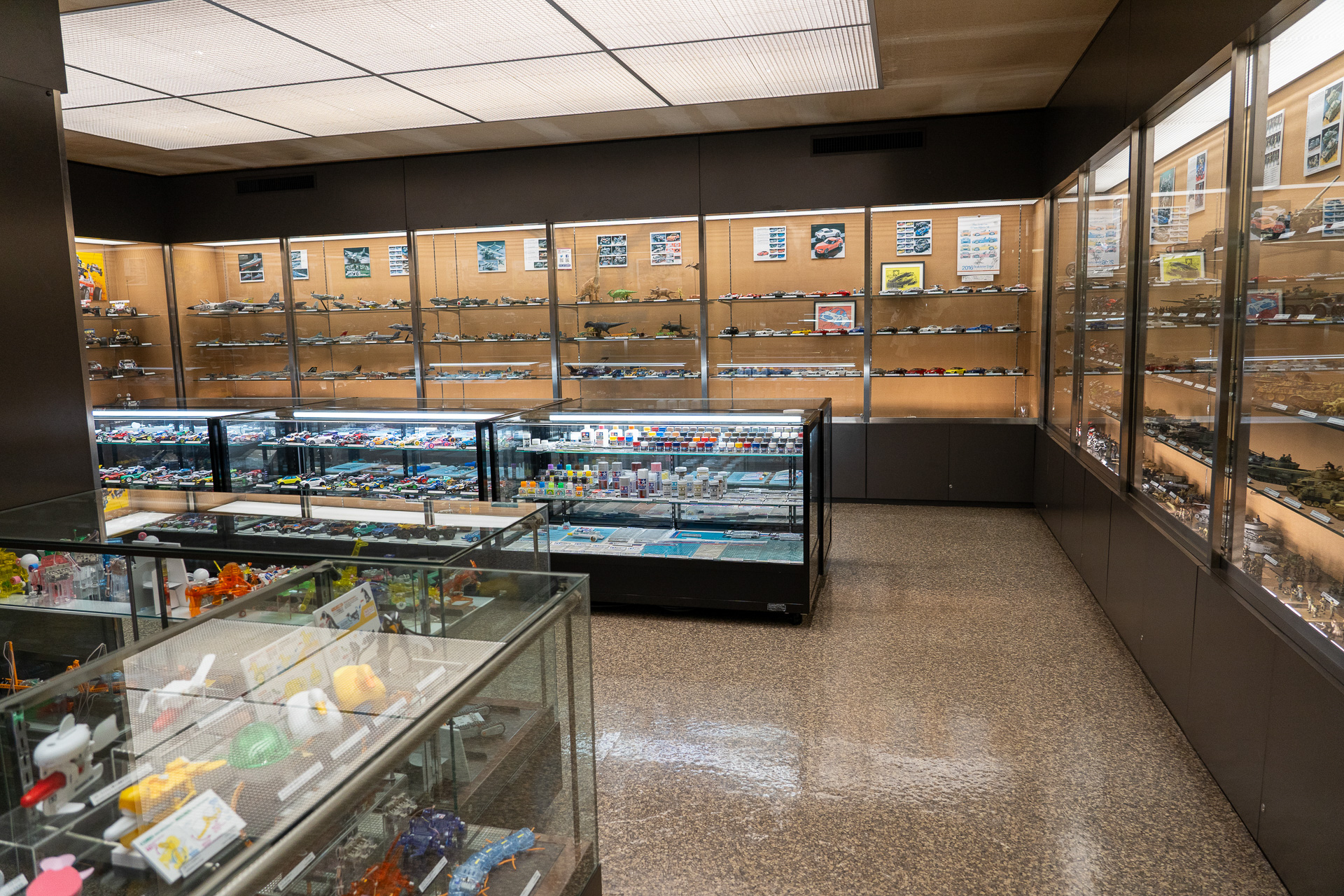 現在販売しているタミヤ製品の一部はショールームで見ることができます