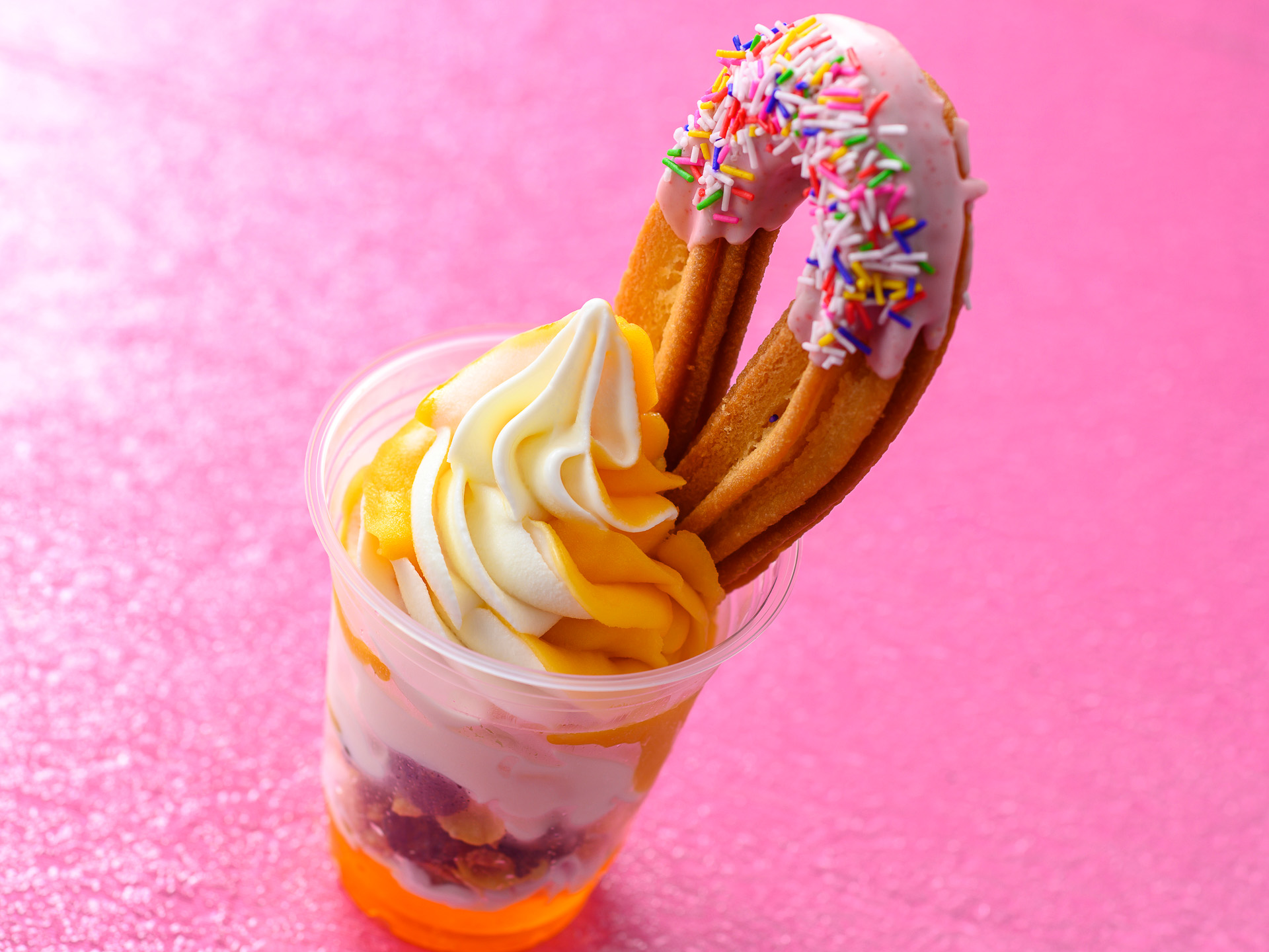 「スクウィーザーズ・トロピカル・ジュースバー」の「スウィーツ・ポップ・ワールドサンデー（オレンジゼリー）」（850円）