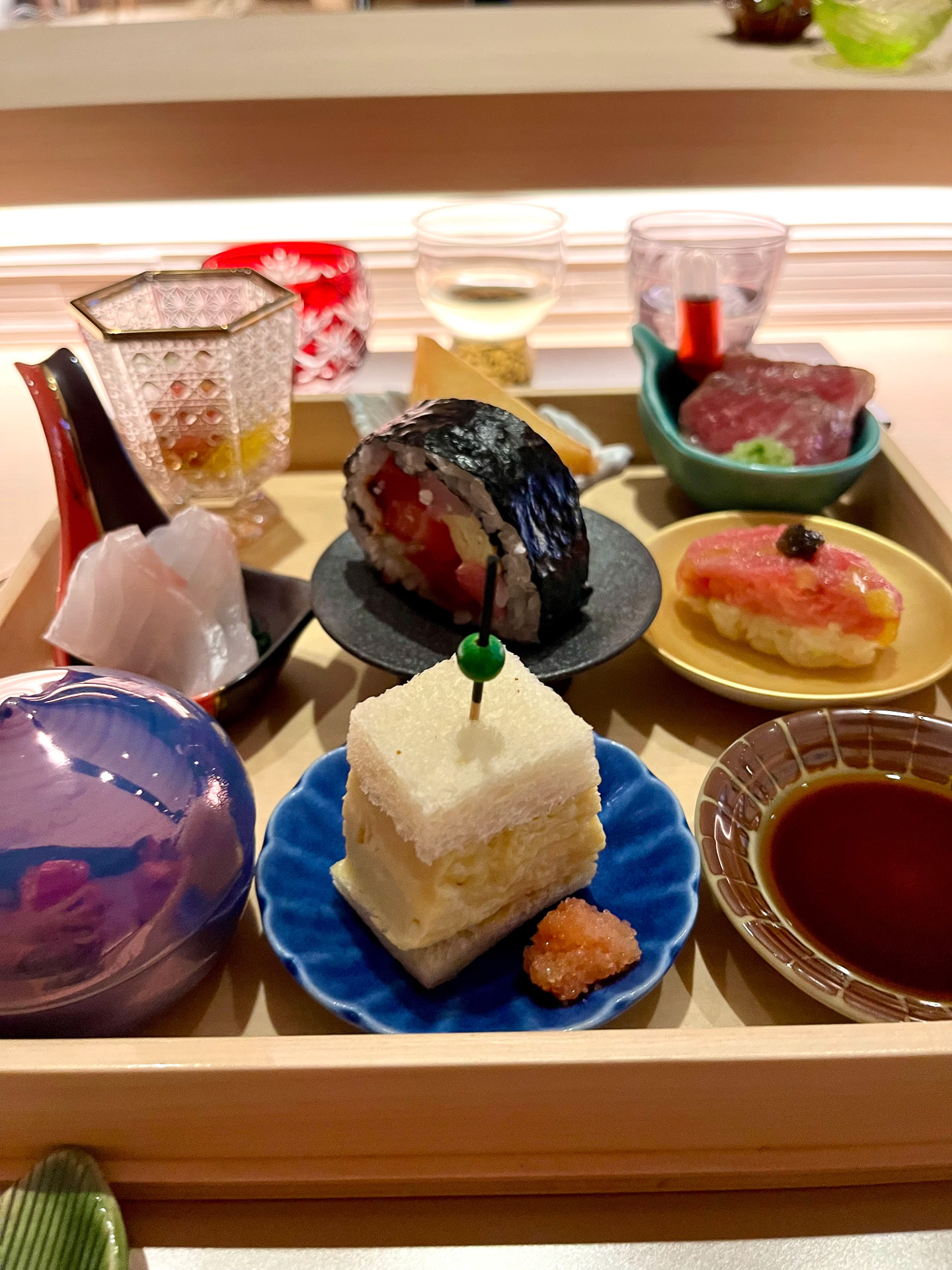 和タパス8寸仕立ては玉手箱のような逸品