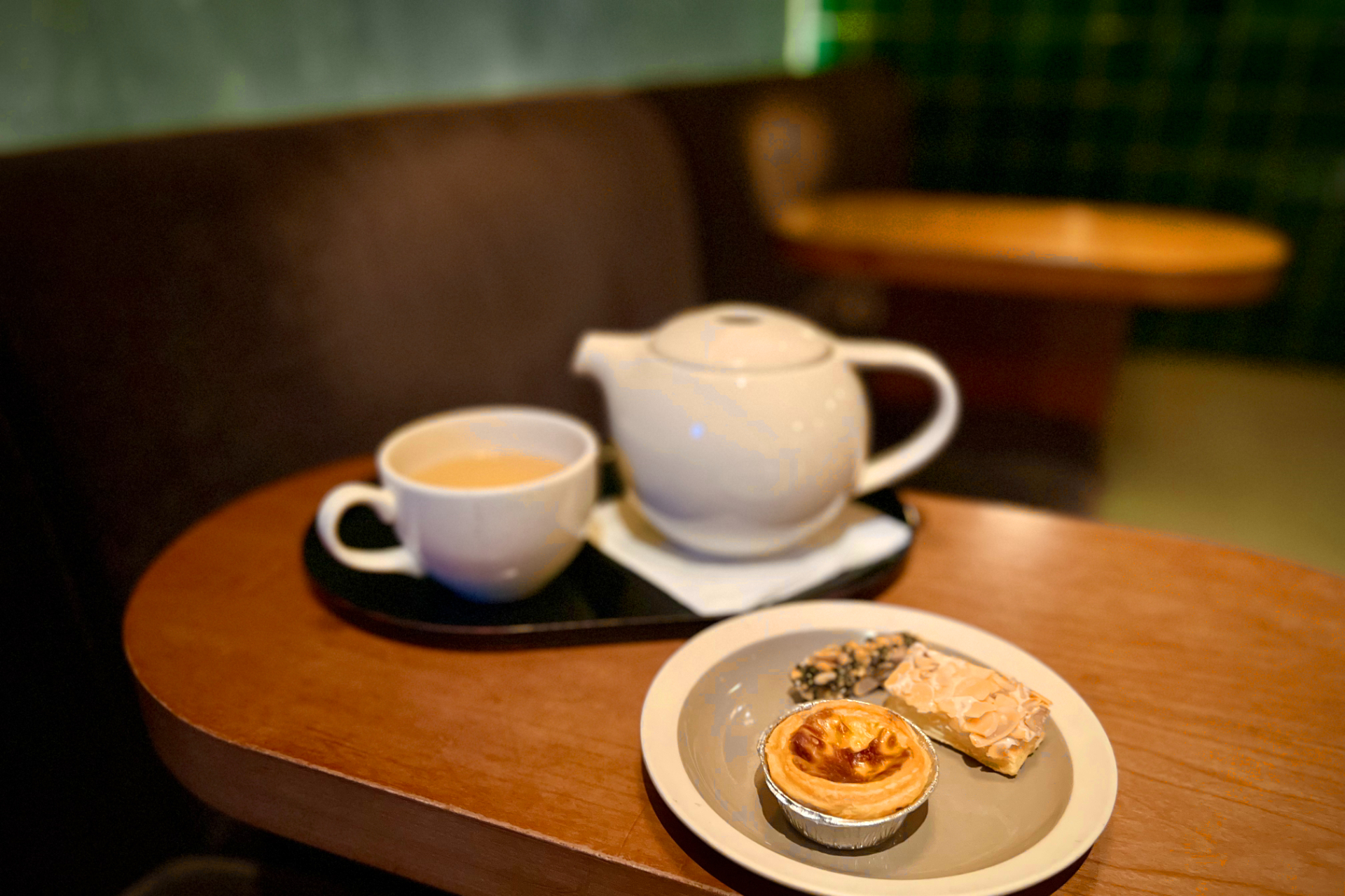 落ち着いた雰囲気のティー・ハウスで、優雅に中国伝統スイーツ×ジャスミン茶