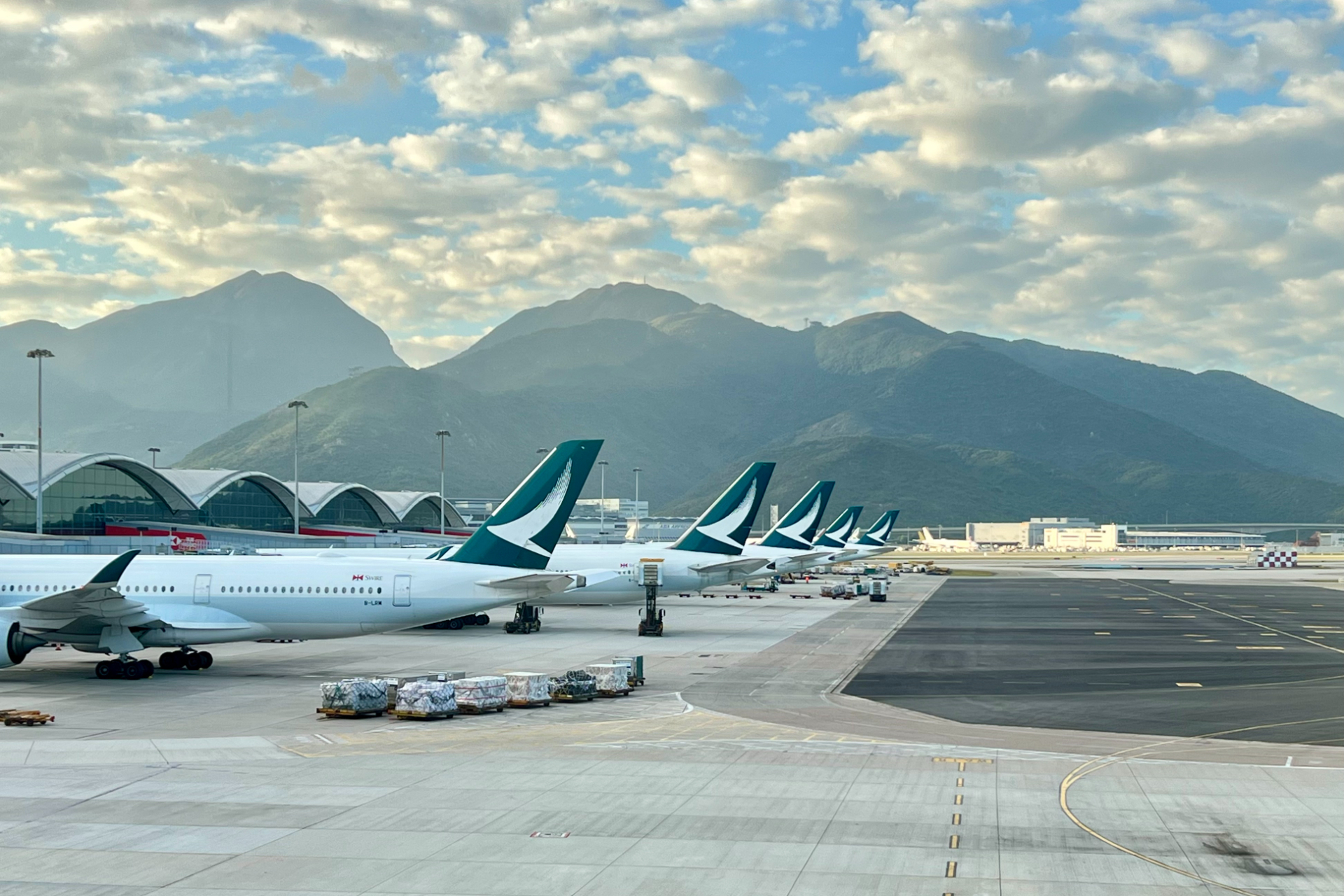 日本から台湾、香港。香港から世界のキャセイ就航都市へ！