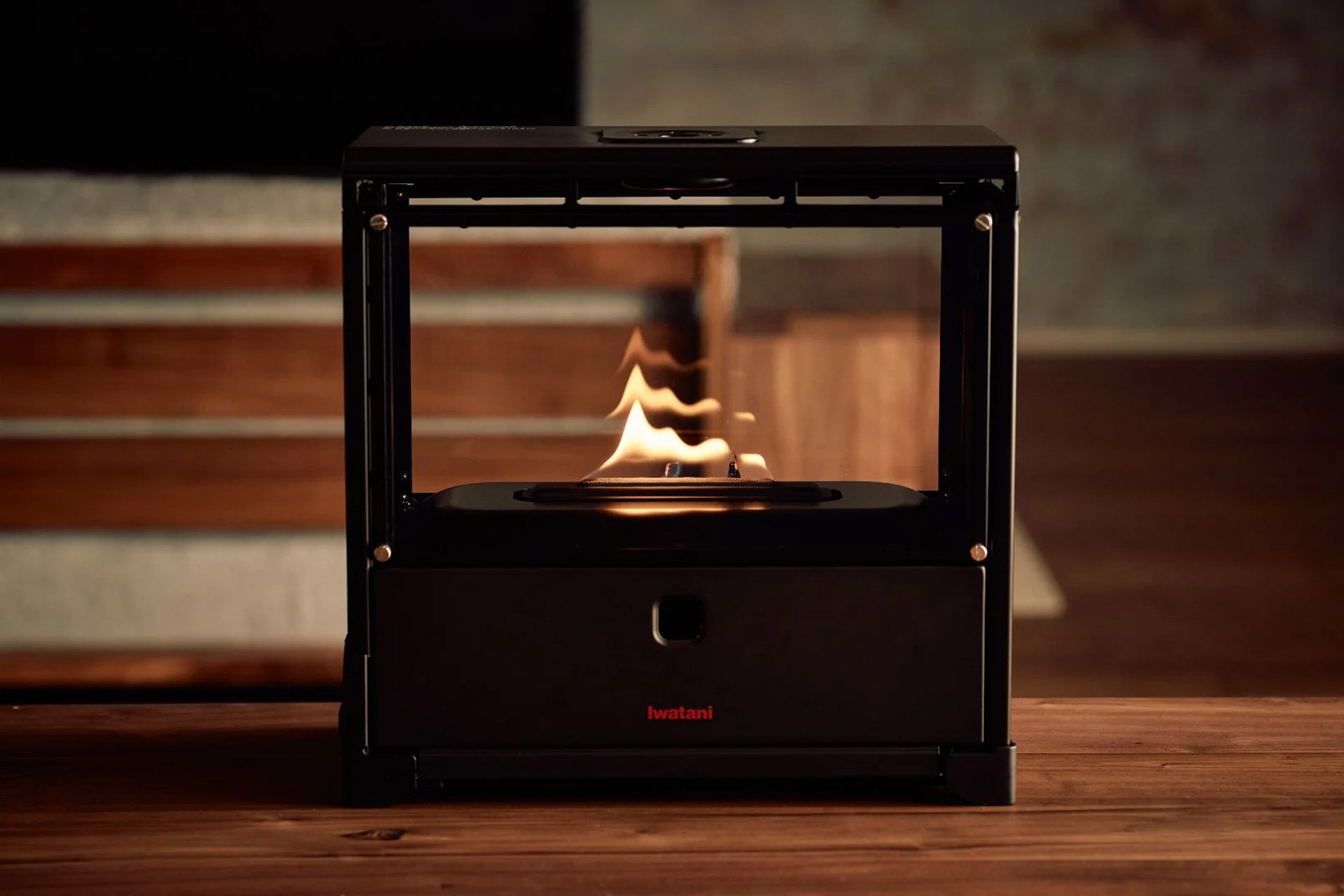 背面パネルはオプションで耐熱ガラスに変更可能