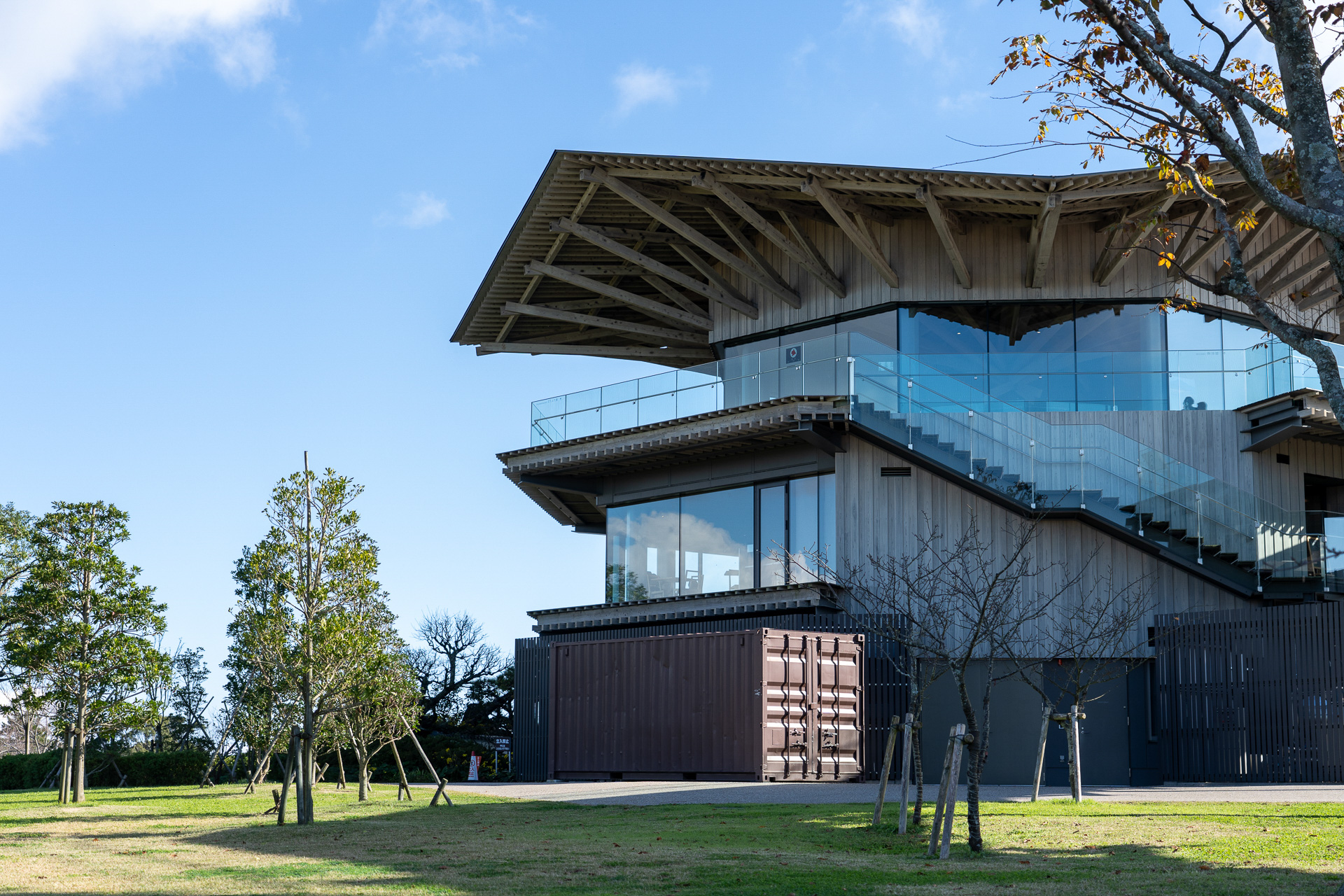 日本平夢テラスは建築家 隈研吾氏の設計