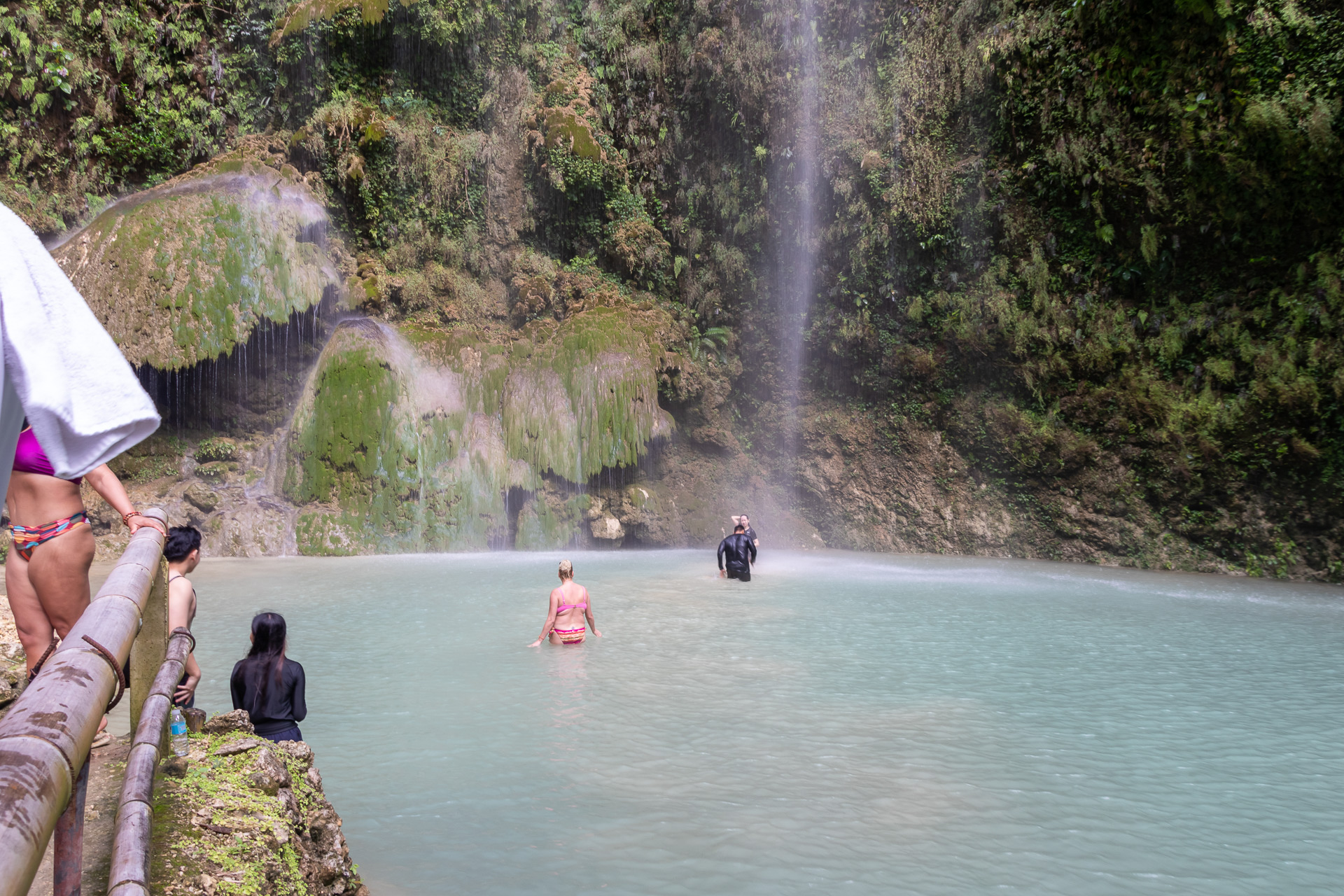 再開初日であったが次々と人が訪れていた
