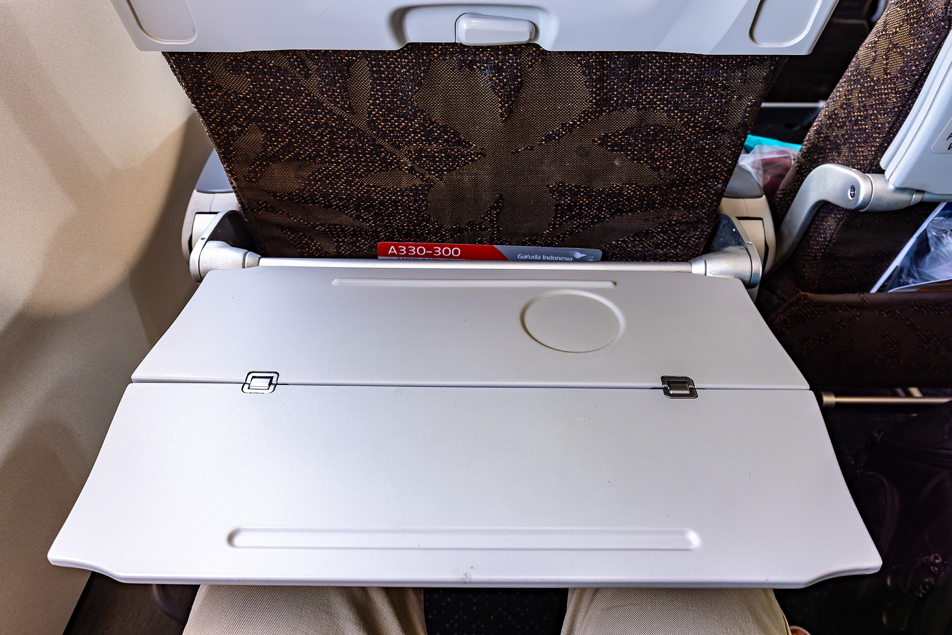 折り畳み式のテーブル