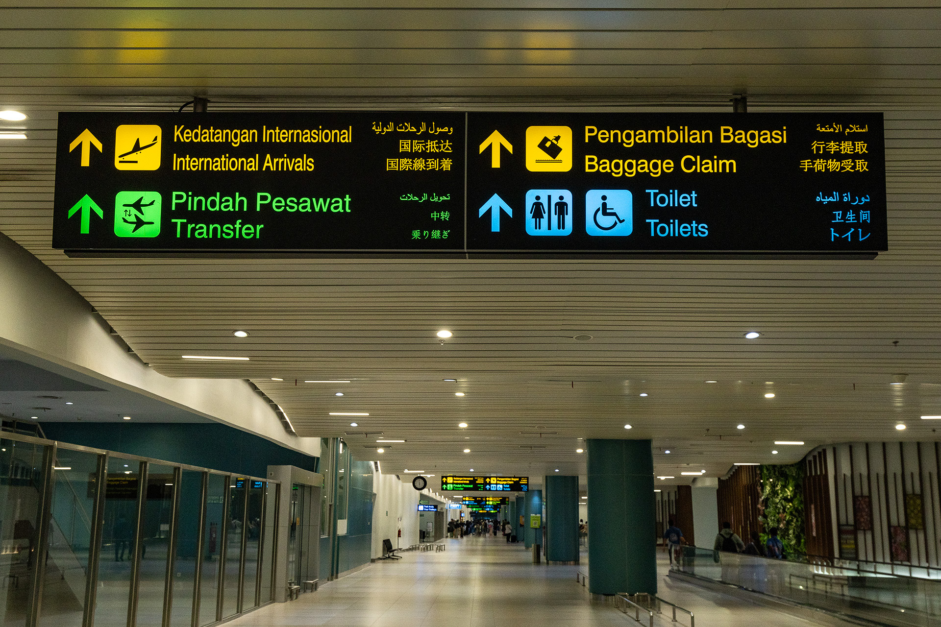 案内板には日本語も！